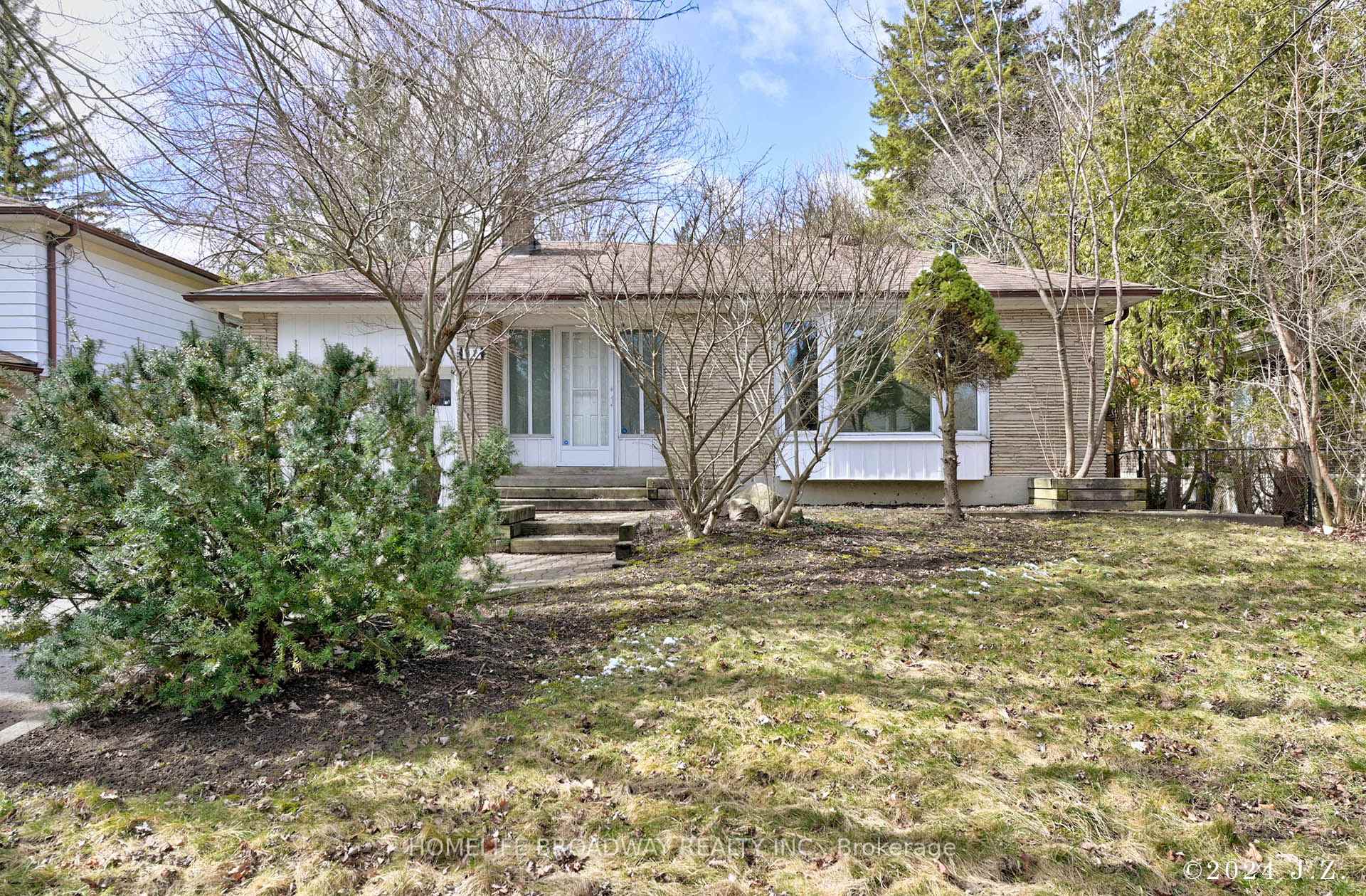 Photo 2 of 42 Sciberras Road, Markham, Unionville — HOMEH