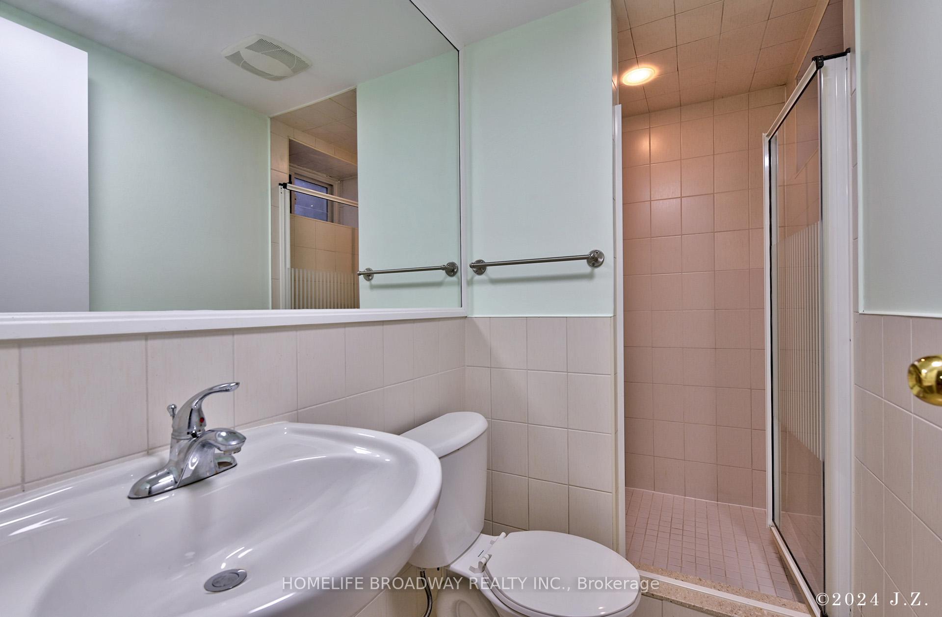 Photo 24 of 42 Sciberras Road, Markham, Unionville — HOMEH