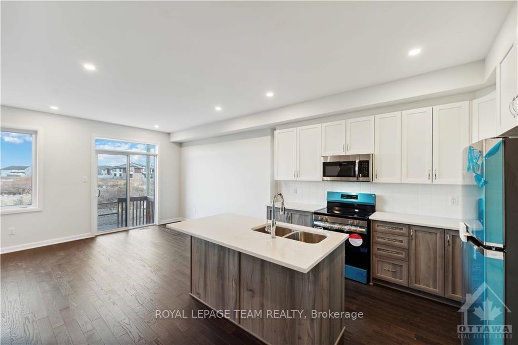 Photo 4 of 706 Fairline Row, Ottawa, Kanata - Emerald Meadows/Trailwest — HOMEH