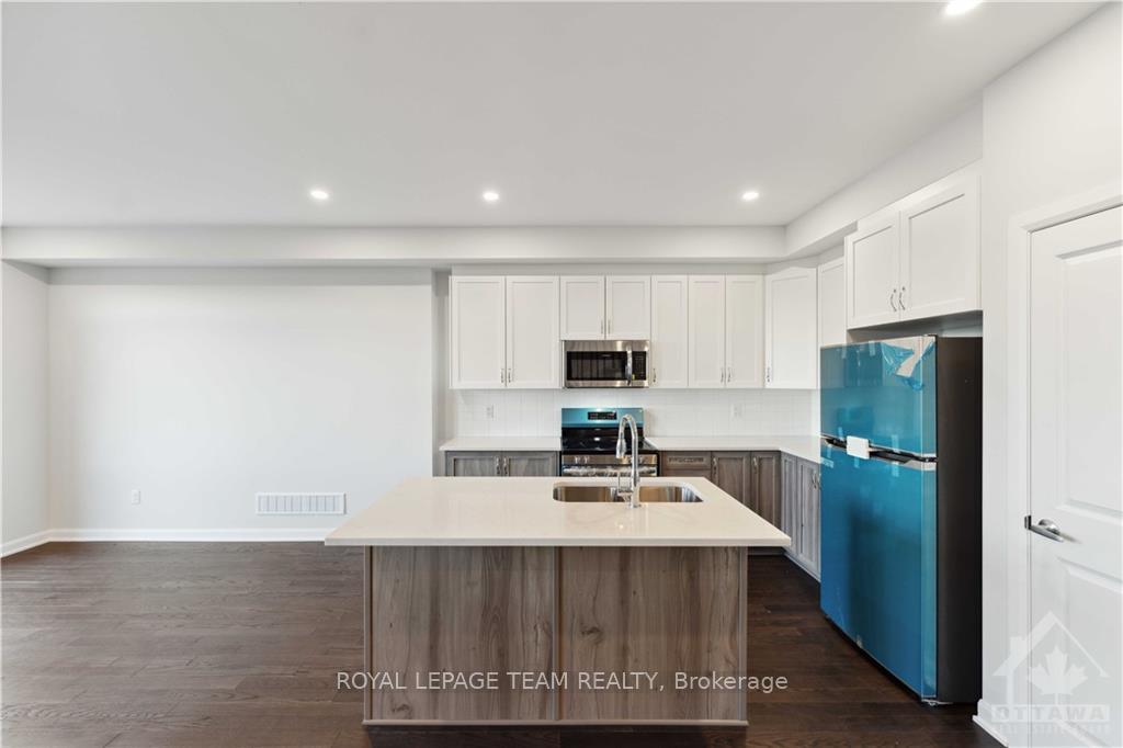 Photo 5 of 706 Fairline Row, Ottawa, Kanata - Emerald Meadows/Trailwest — HOMEH