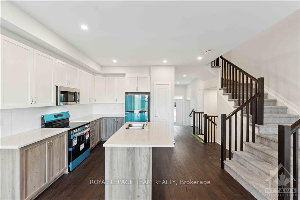 Photo 8 of 706 Fairline Row, Ottawa, Kanata - Emerald Meadows/Trailwest — HOMEH