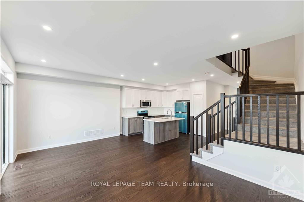Photo 12 of 706 Fairline Row, Ottawa, Kanata - Emerald Meadows/Trailwest — HOMEH