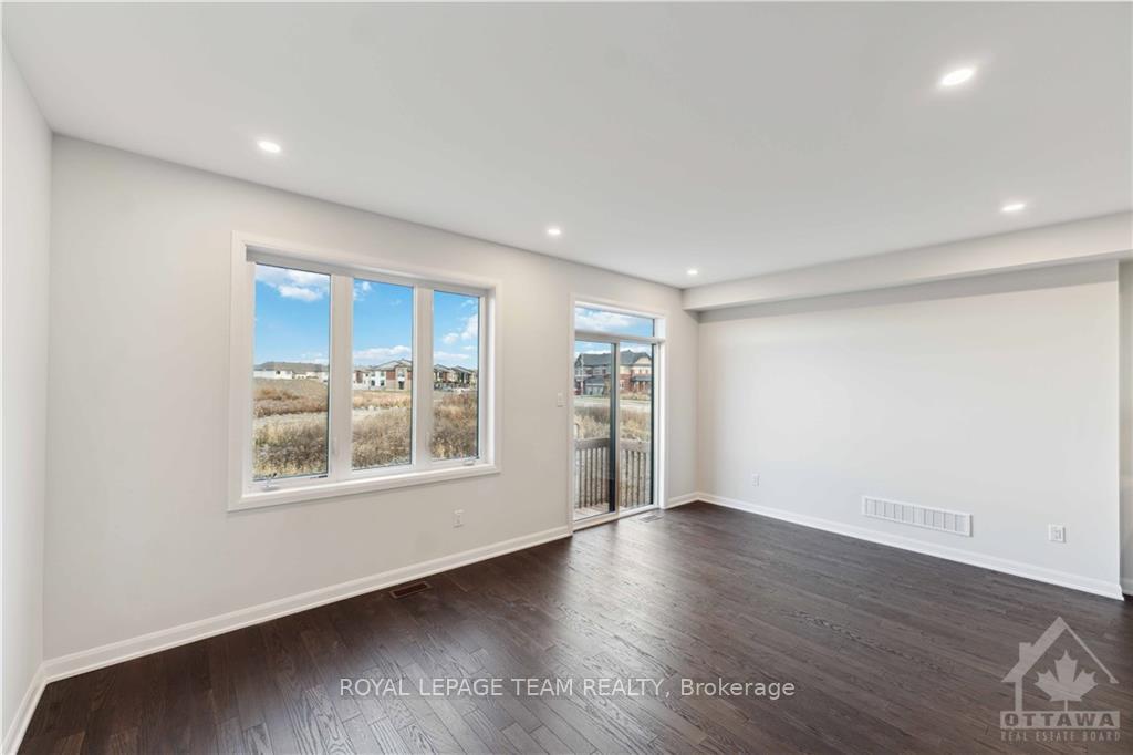 Photo 13 of 706 Fairline Row, Ottawa, Kanata - Emerald Meadows/Trailwest — HOMEH