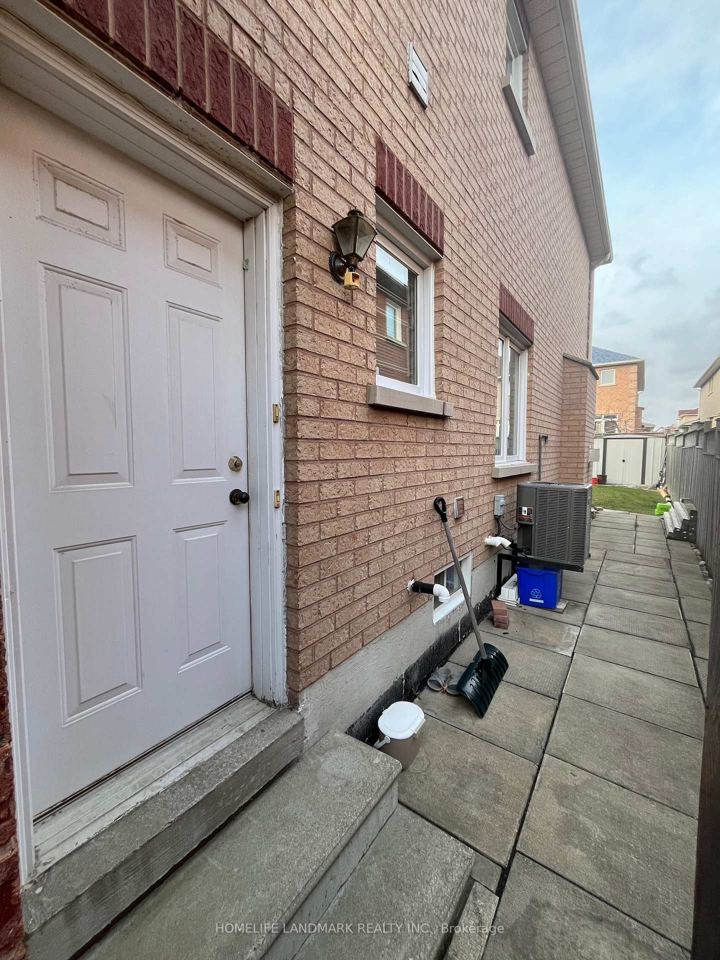 Photo 3 of Unit Lower, 288 Highglen Avenue, Markham, Milliken Mills East — HOMEH