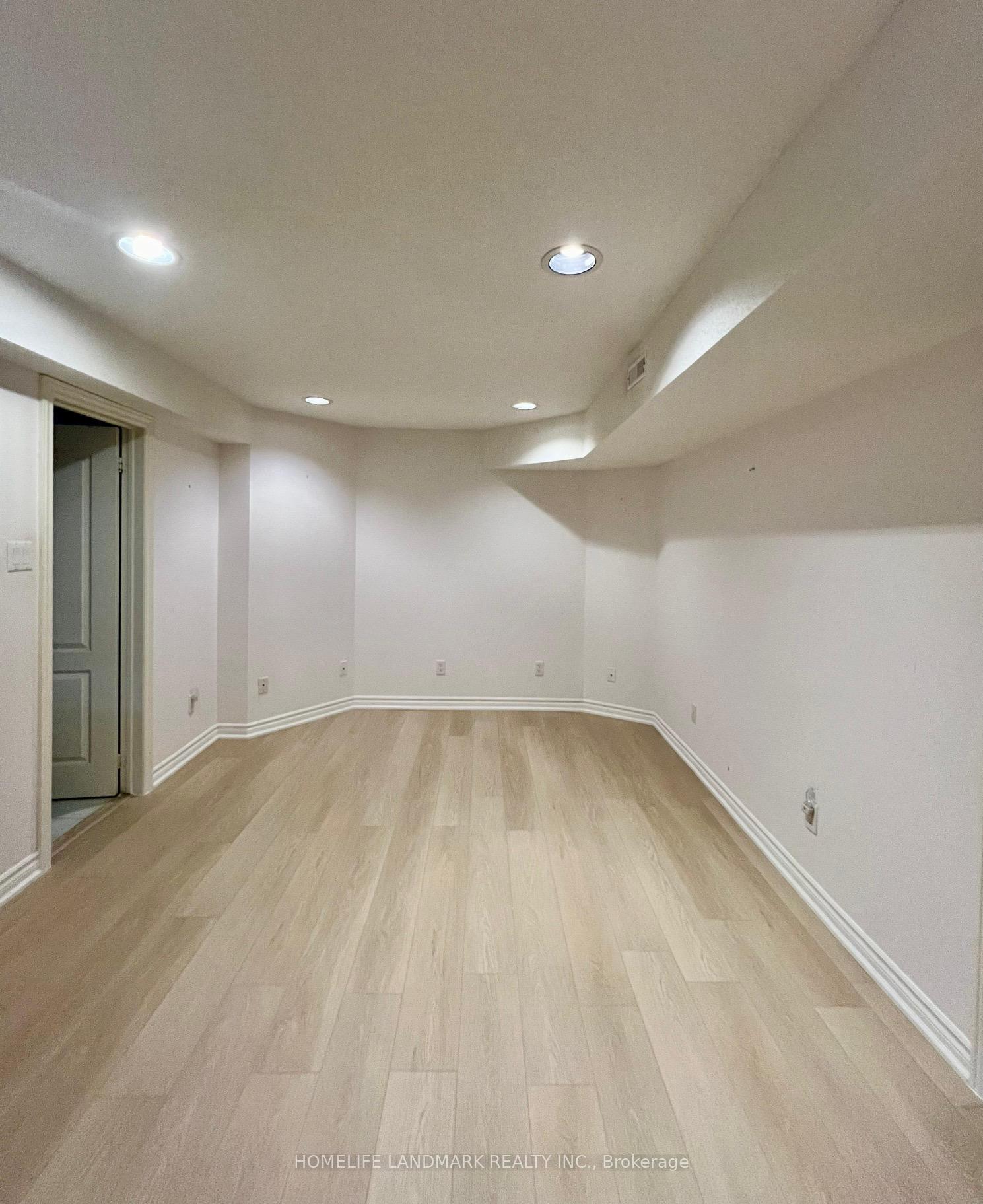 Photo 11 of Unit Lower, 288 Highglen Avenue, Markham, Milliken Mills East — HOMEH