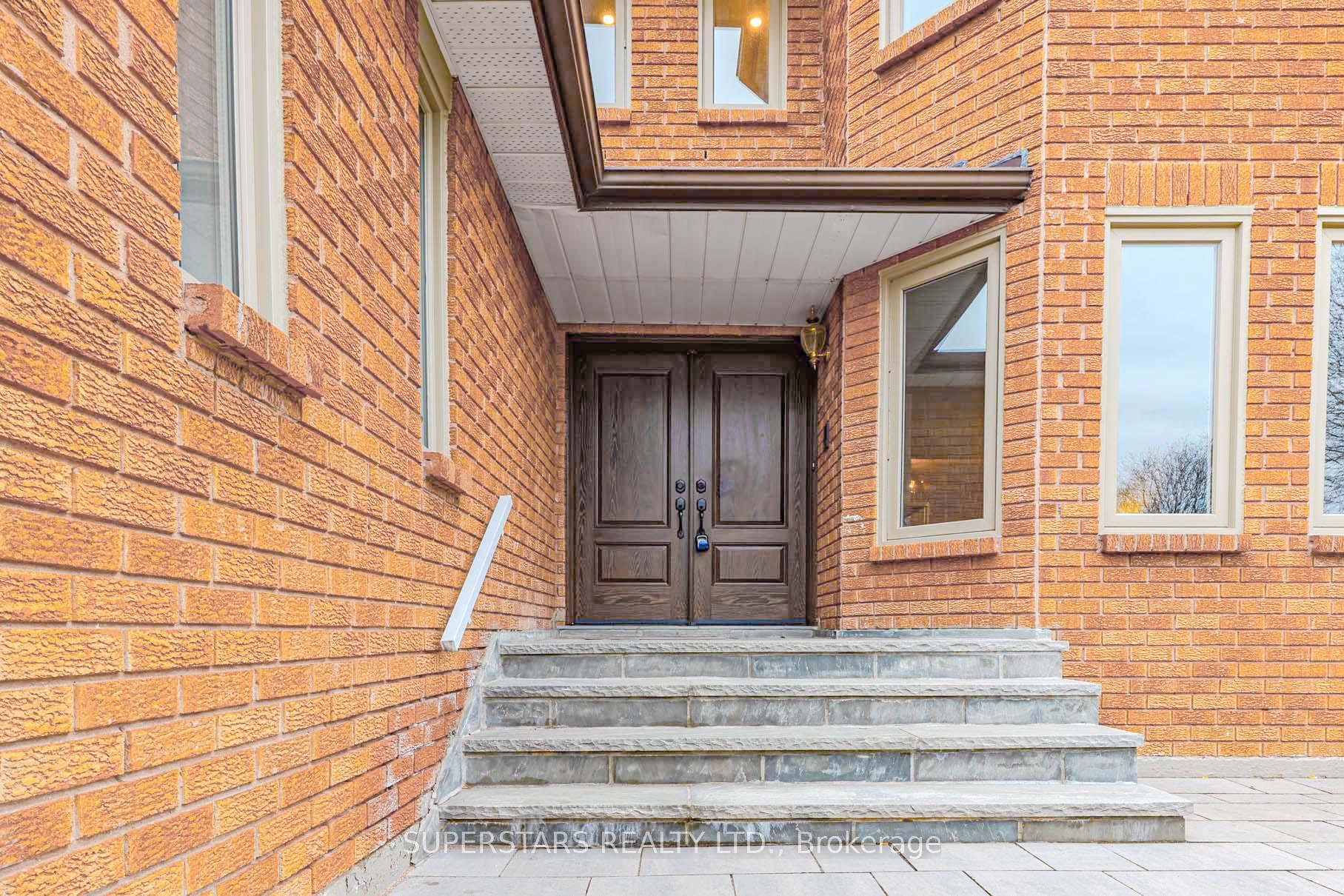 Photo 3 of 27 Avoca Drive, Markham, Village Green-South Unionville — HOMEH
