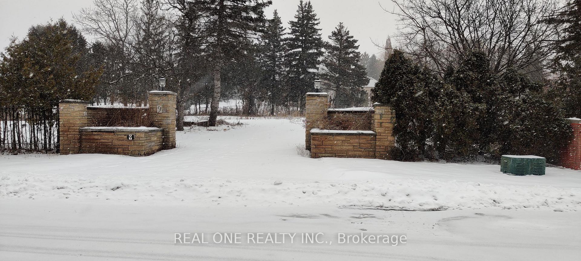 Front of 9 Boynton Circle