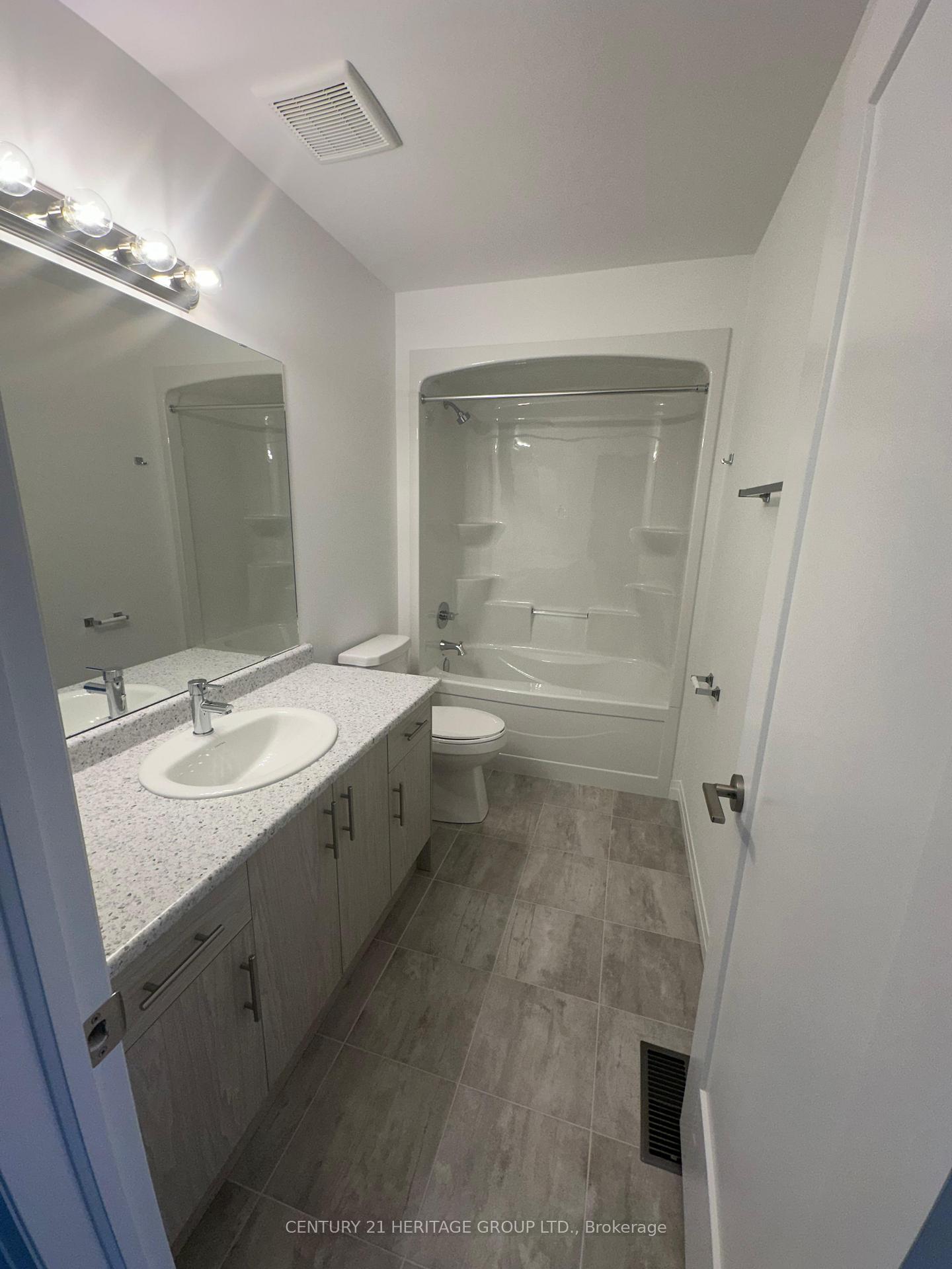 Photo 7 of 225 Cittadella Boulevard, Hamilton, Hannon — HOMEH