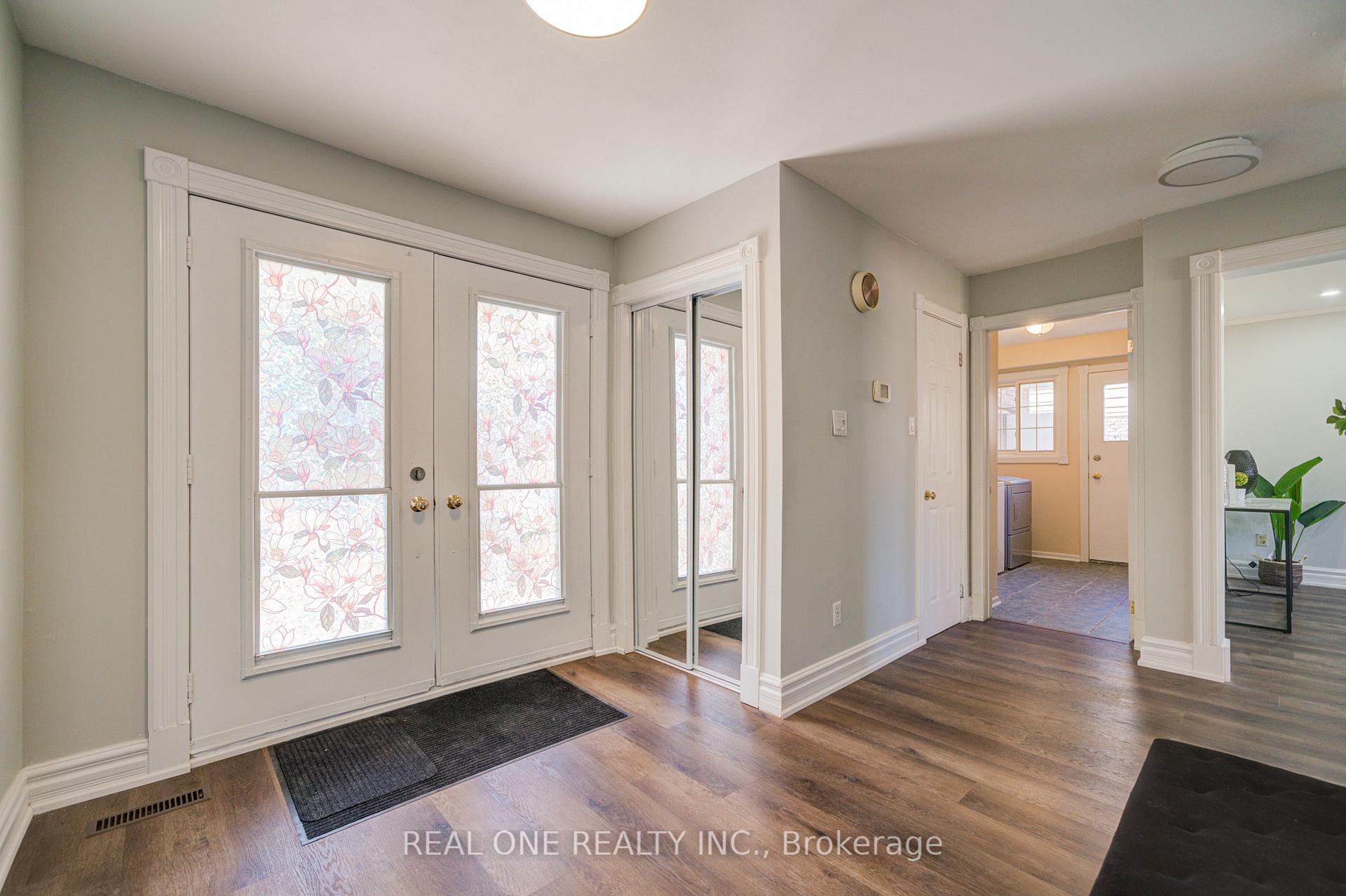 Photo 6 of 41 Sir Constantine Drive, Markham, Markham Village — HOMEH