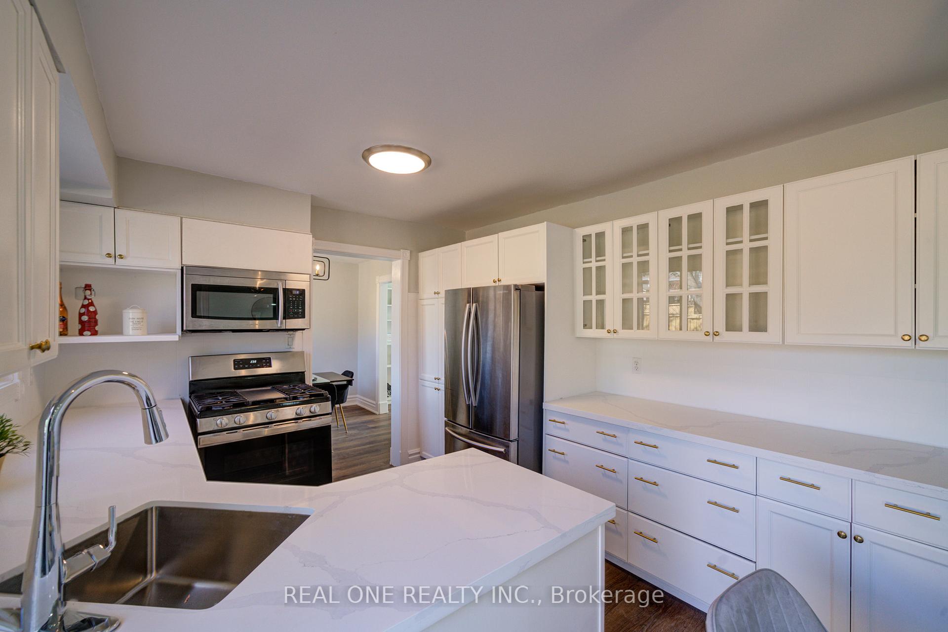 Photo 20 of 41 Sir Constantine Drive, Markham, Markham Village — HOMEH