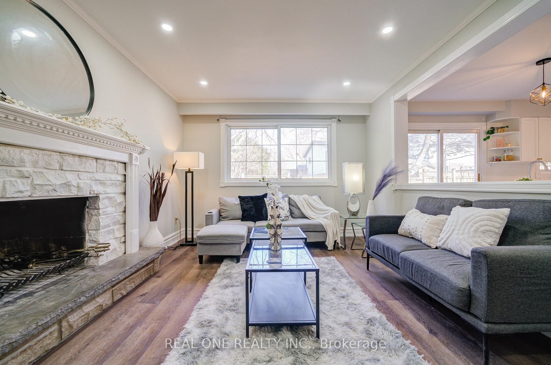 Photo 26 of 41 Sir Constantine Drive, Markham, Markham Village — HOMEH