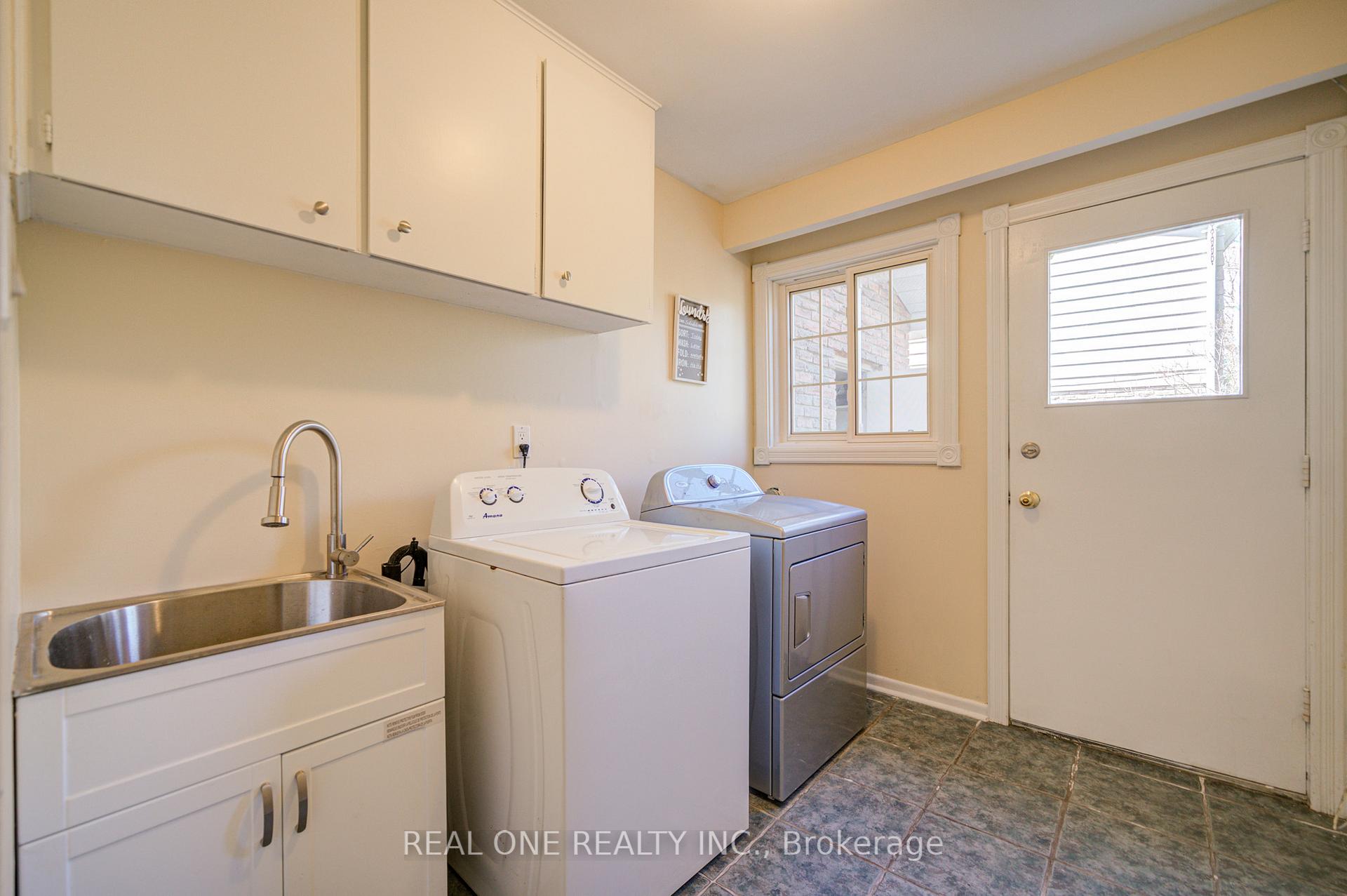 Photo 27 of 41 Sir Constantine Drive, Markham, Markham Village — HOMEH