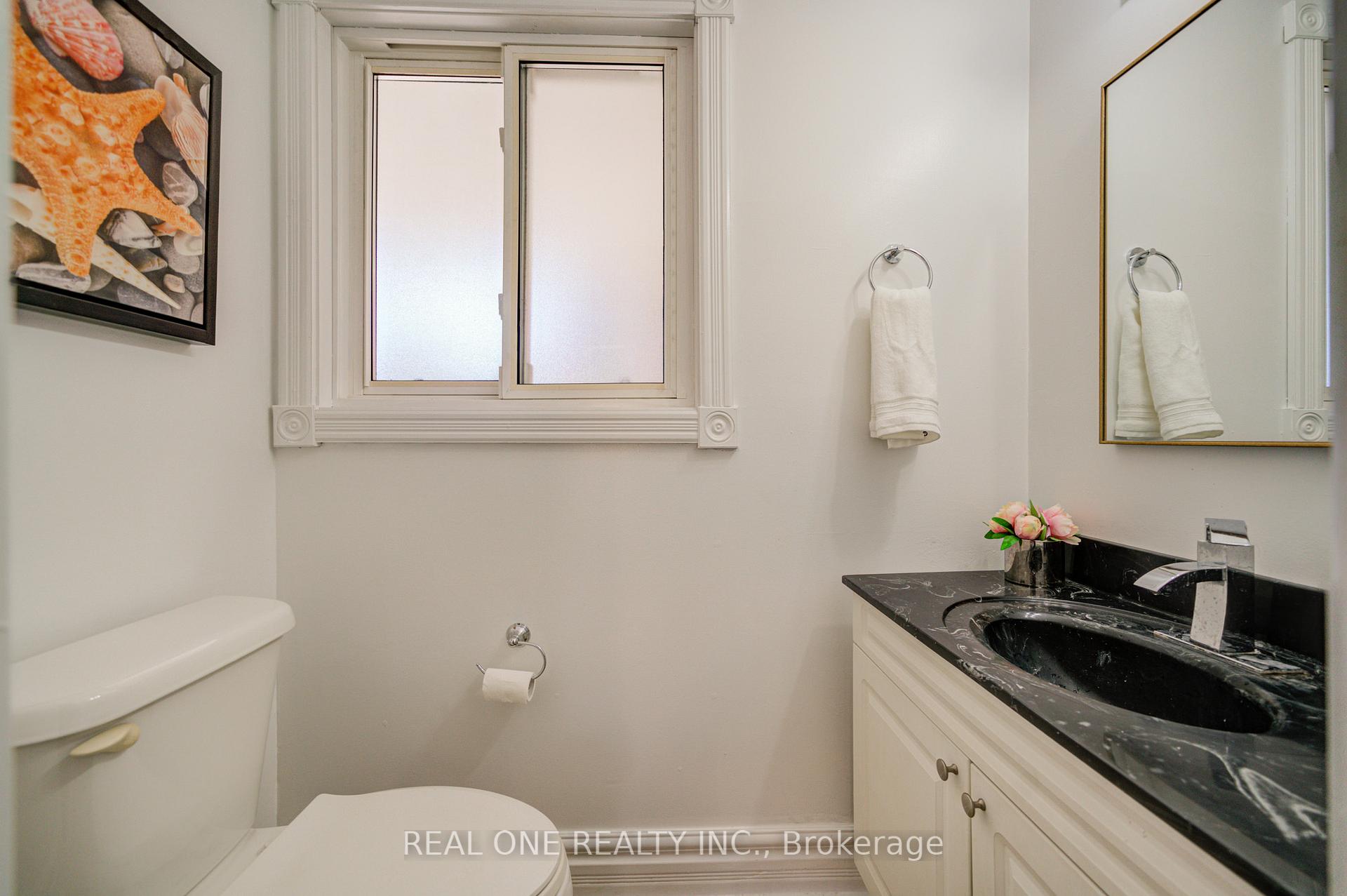 Photo 28 of 41 Sir Constantine Drive, Markham, Markham Village — HOMEH