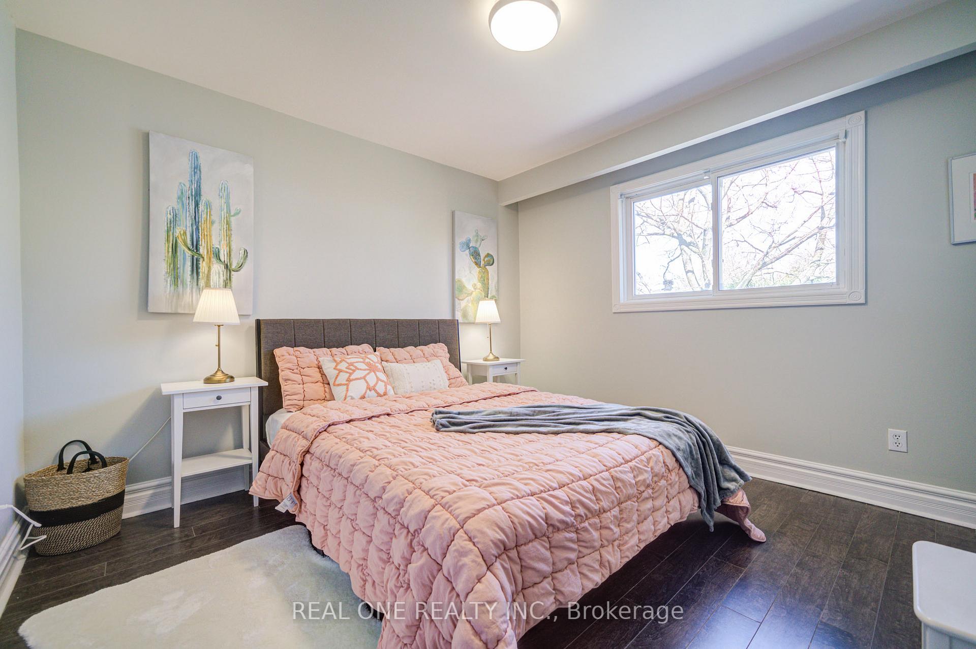Photo 30 of 41 Sir Constantine Drive, Markham, Markham Village — HOMEH