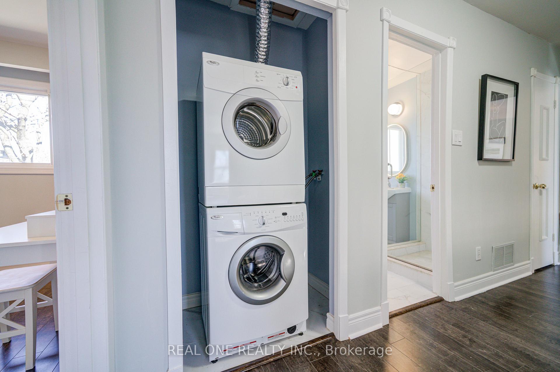 Photo 32 of 41 Sir Constantine Drive, Markham, Markham Village — HOMEH