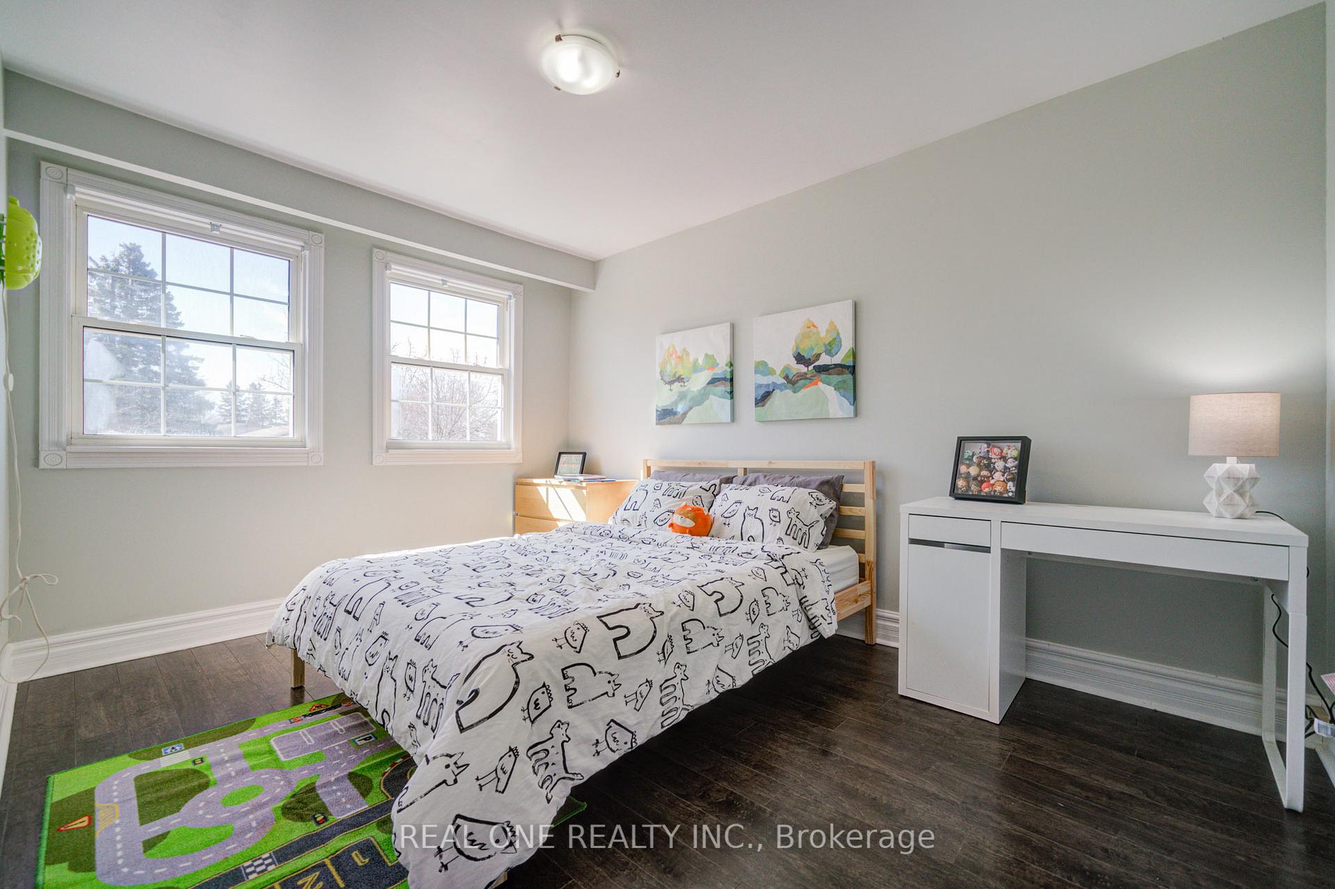 Photo 33 of 41 Sir Constantine Drive, Markham, Markham Village — HOMEH