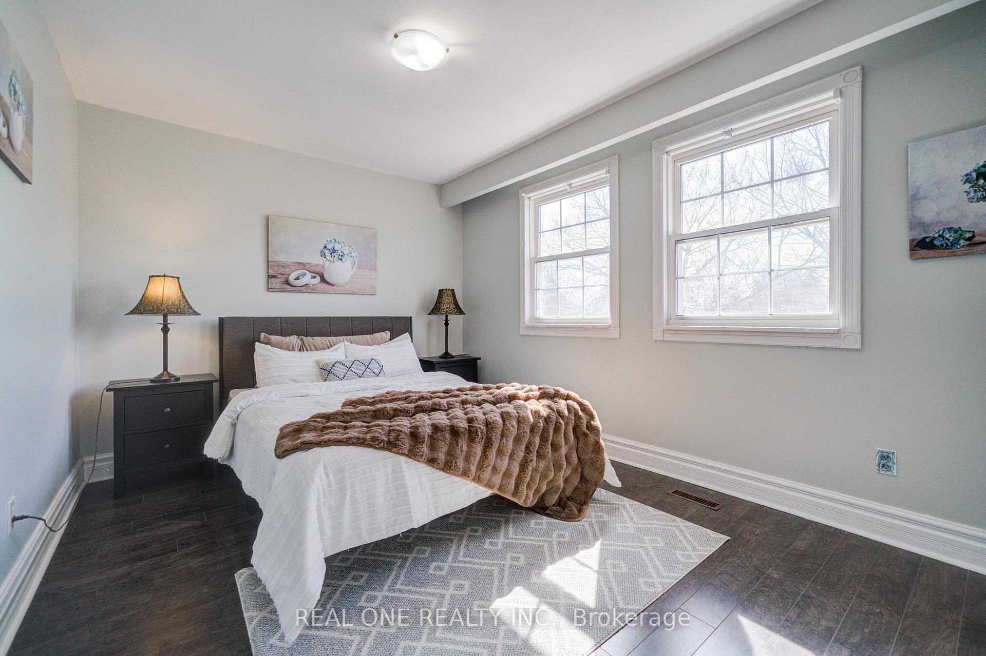 Photo 34 of 41 Sir Constantine Drive, Markham, Markham Village — HOMEH