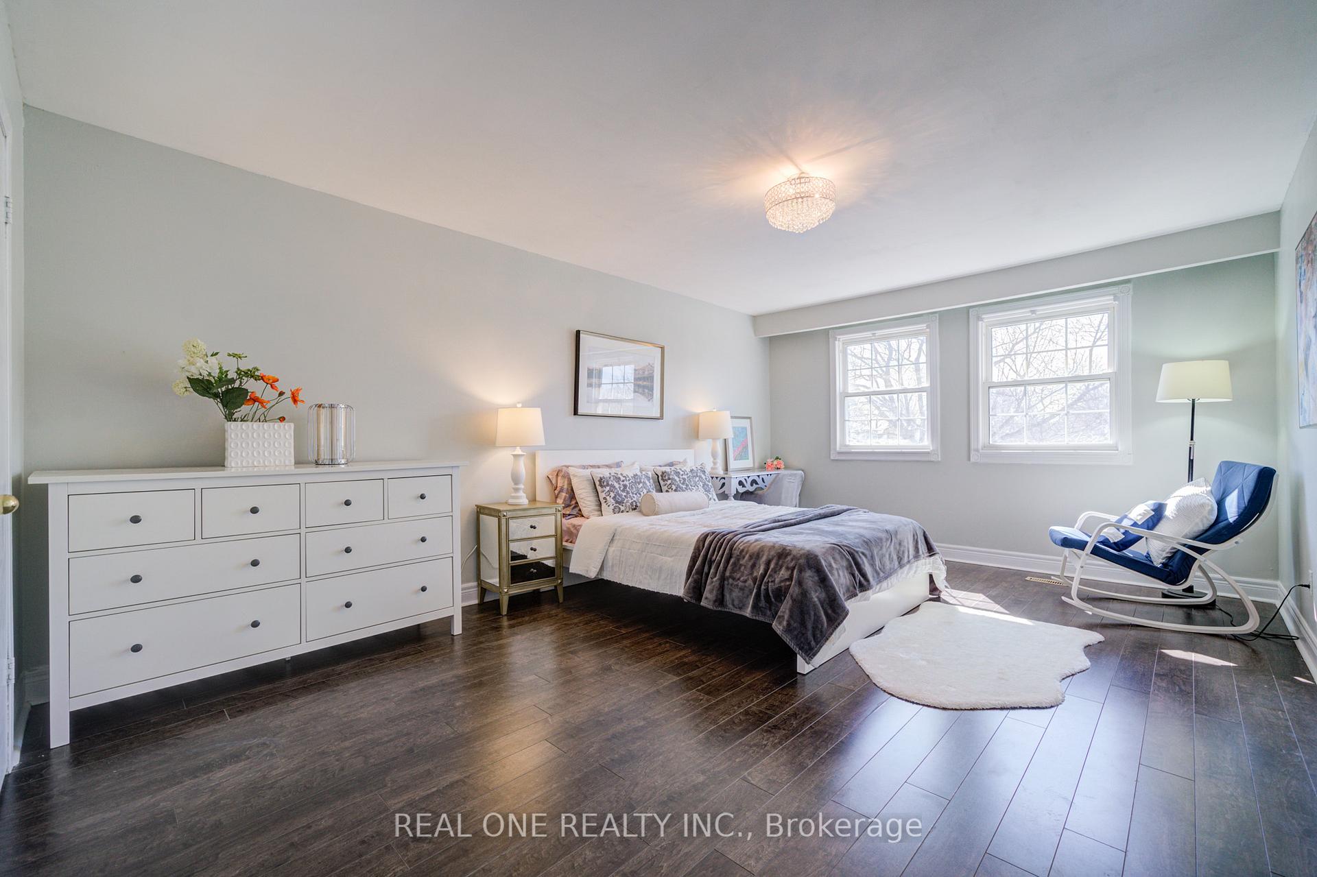 Photo 36 of 41 Sir Constantine Drive, Markham, Markham Village — HOMEH