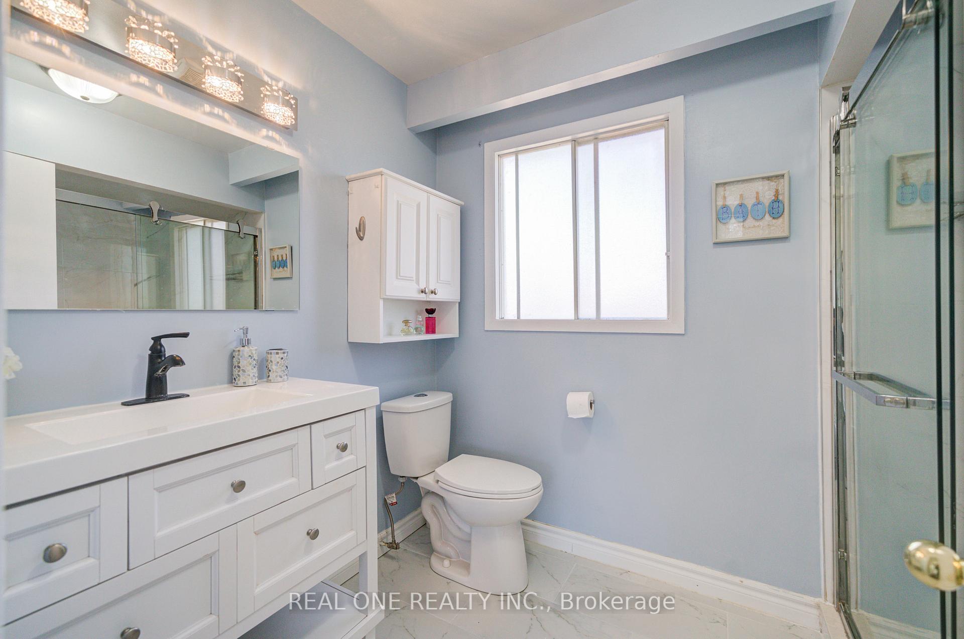 Photo 37 of 41 Sir Constantine Drive, Markham, Markham Village — HOMEH