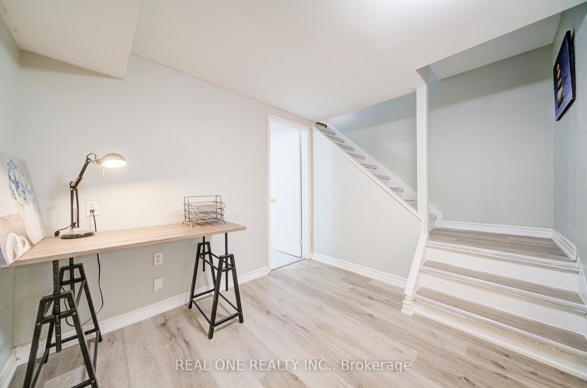 Photo 38 of 41 Sir Constantine Drive, Markham, Markham Village — HOMEH
