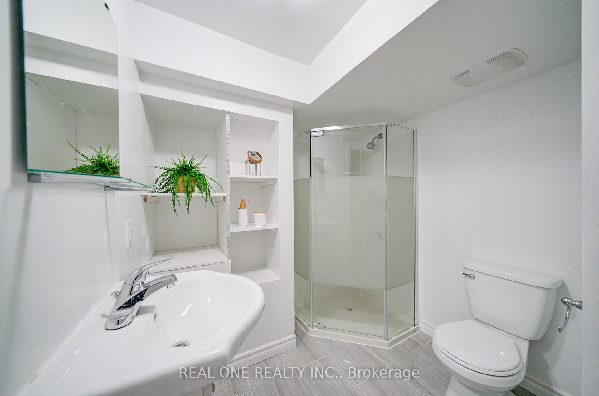 Photo 40 of 41 Sir Constantine Drive, Markham, Markham Village — HOMEH