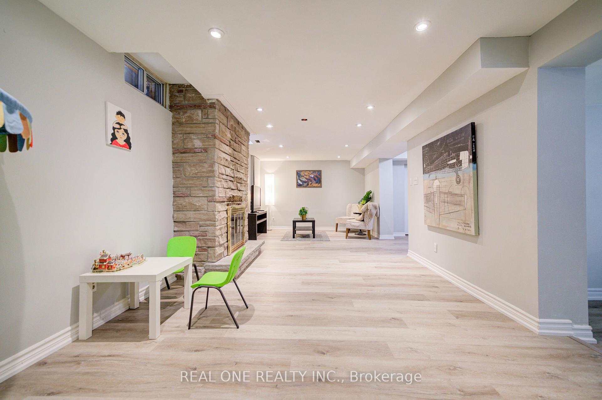 Photo 47 of 41 Sir Constantine Drive, Markham, Markham Village — HOMEH