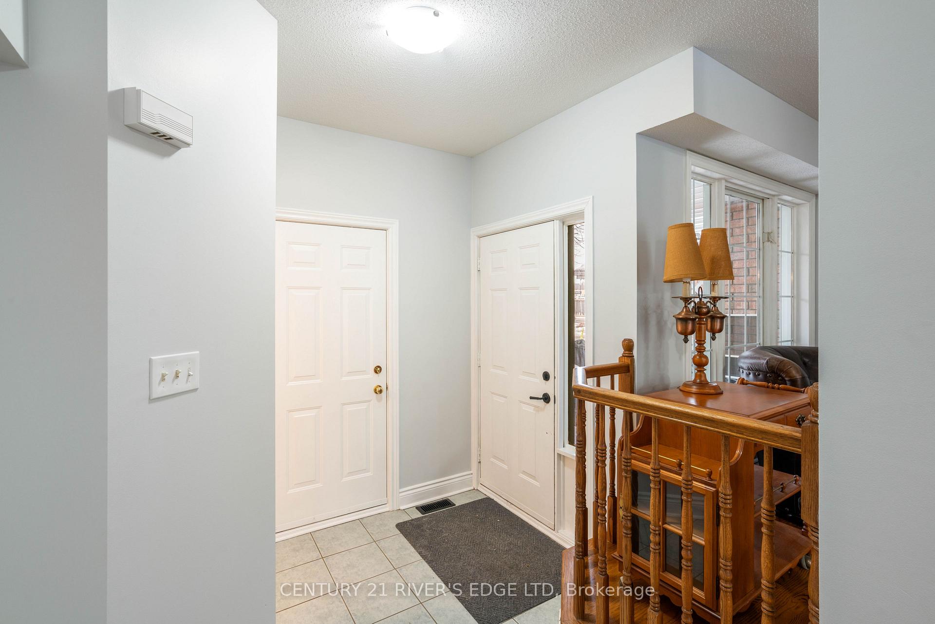 Photo 3 of 90 Kincardine Drive, Ottawa, Kanata - Glencairn/Hazeldean — HOMEH