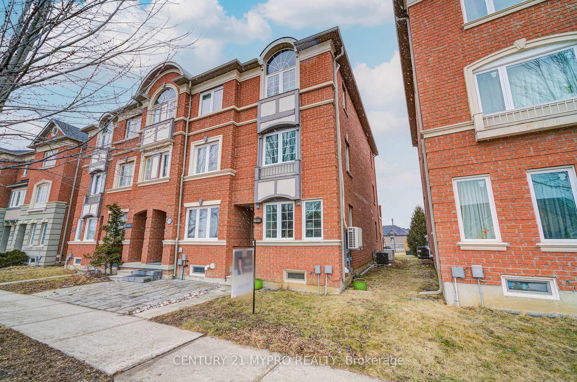 Photo 2 of 2656 Bur Oak Avenue, Markham, Cornell — HOMEH