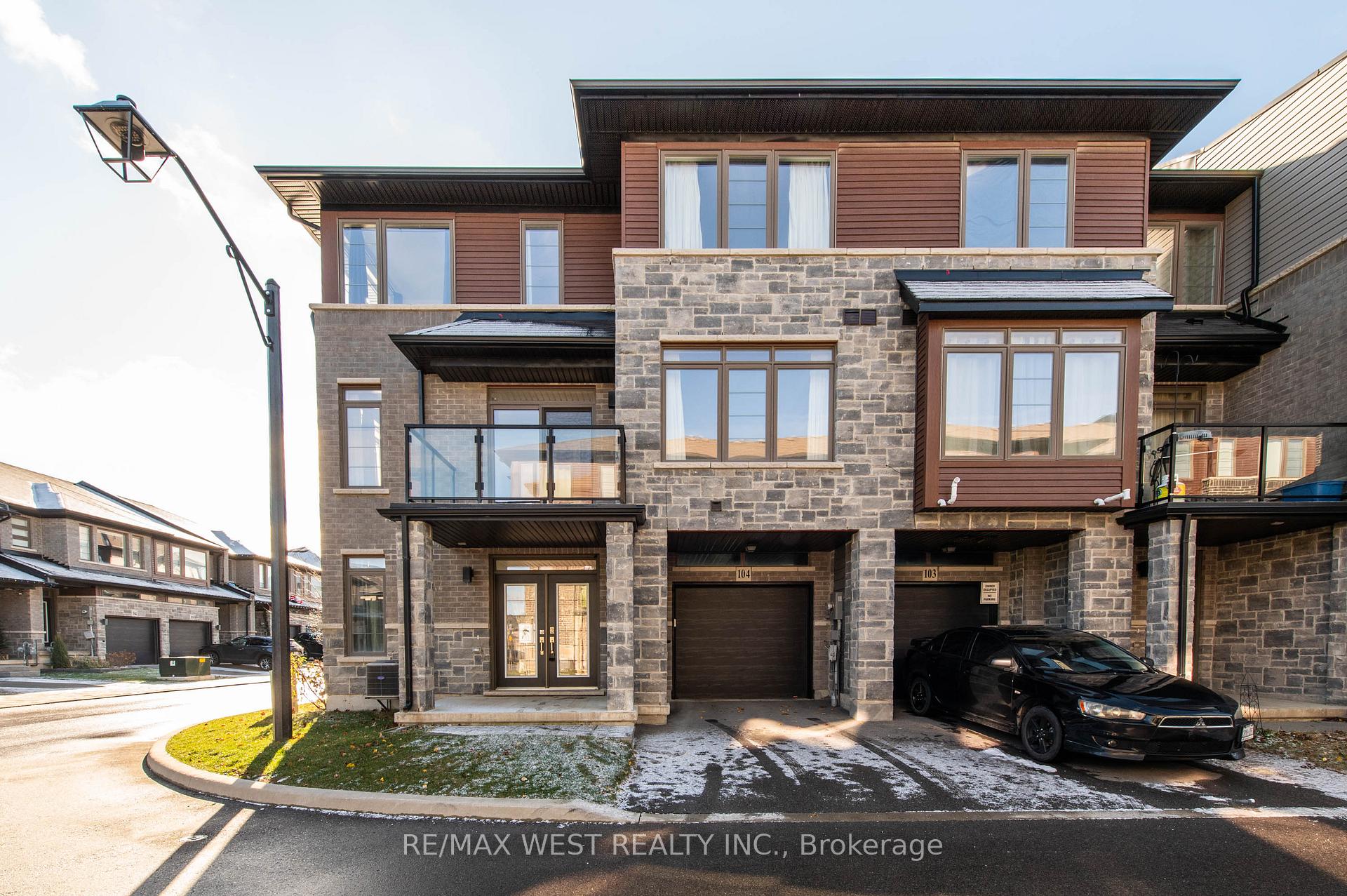 Photo 1 of Unit 104, 30 Time Square Boulevard, Hamilton, Stoney Creek — HOMEH