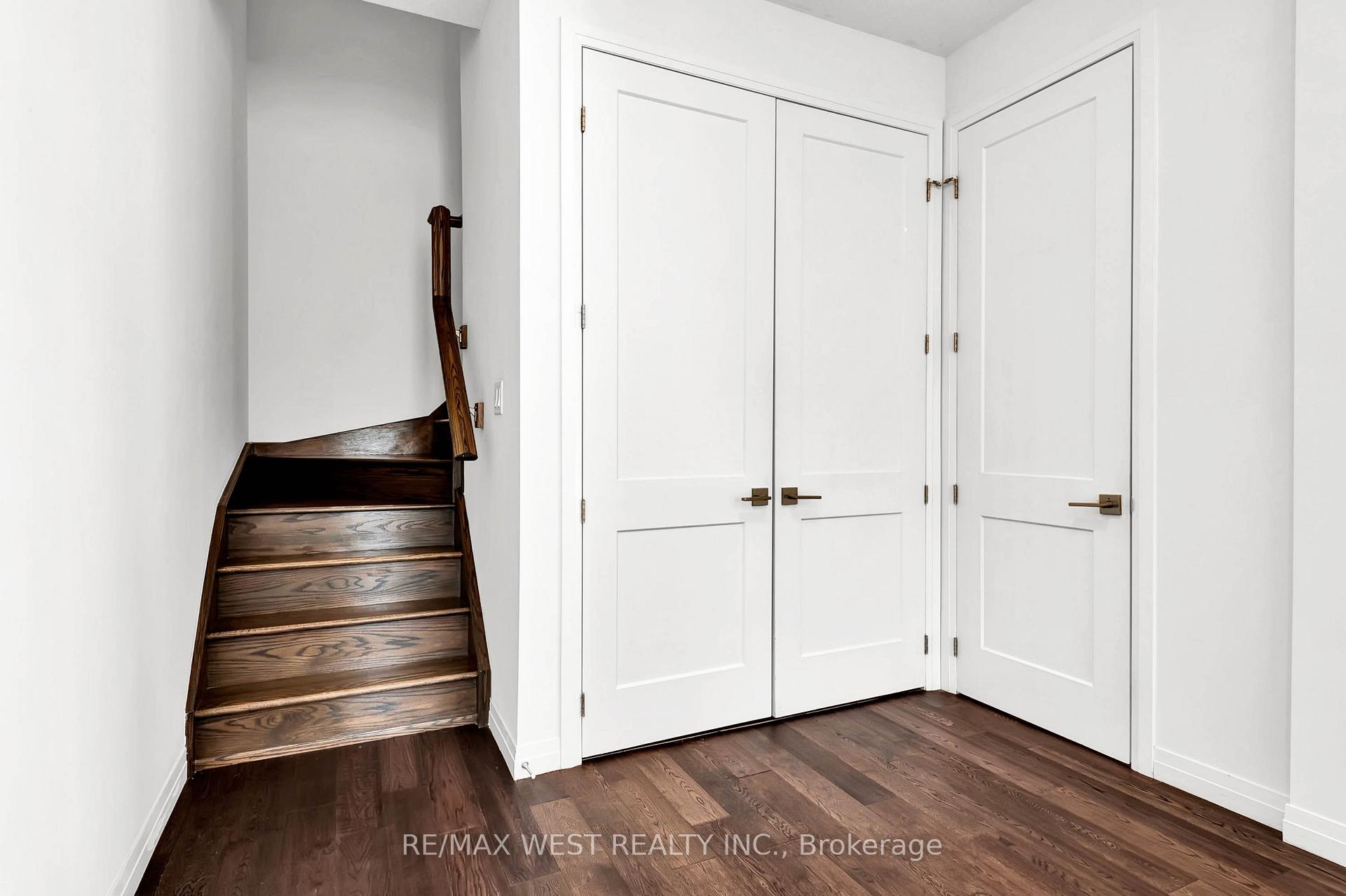 Photo 18 of Unit 104, 30 Time Square Boulevard, Hamilton, Stoney Creek — HOMEH