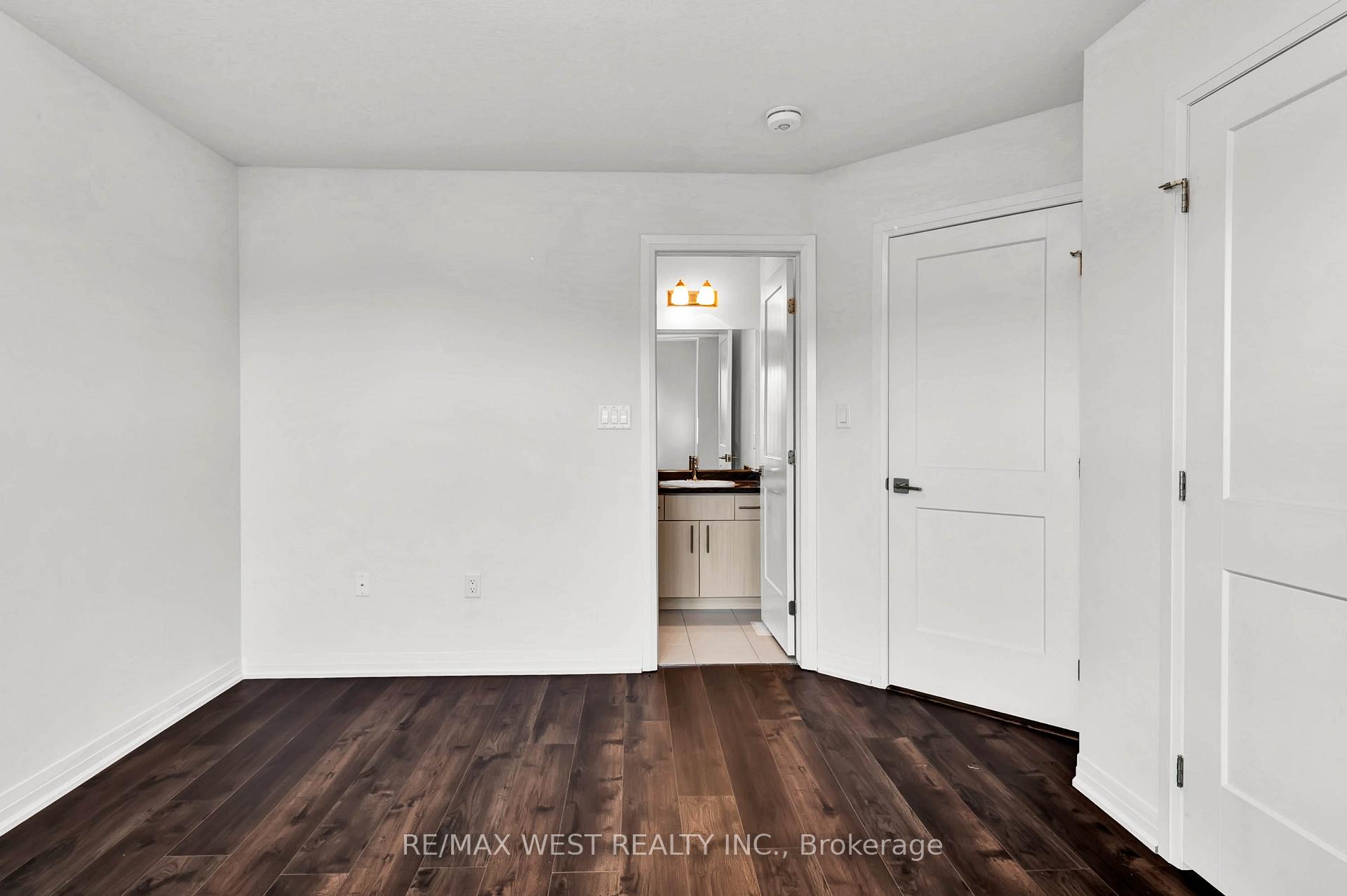 Photo 22 of Unit 104, 30 Time Square Boulevard, Hamilton, Stoney Creek — HOMEH