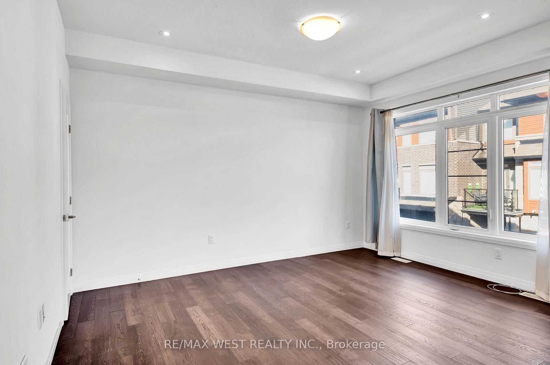 Photo 25 of Unit 104, 30 Time Square Boulevard, Hamilton, Stoney Creek — HOMEH