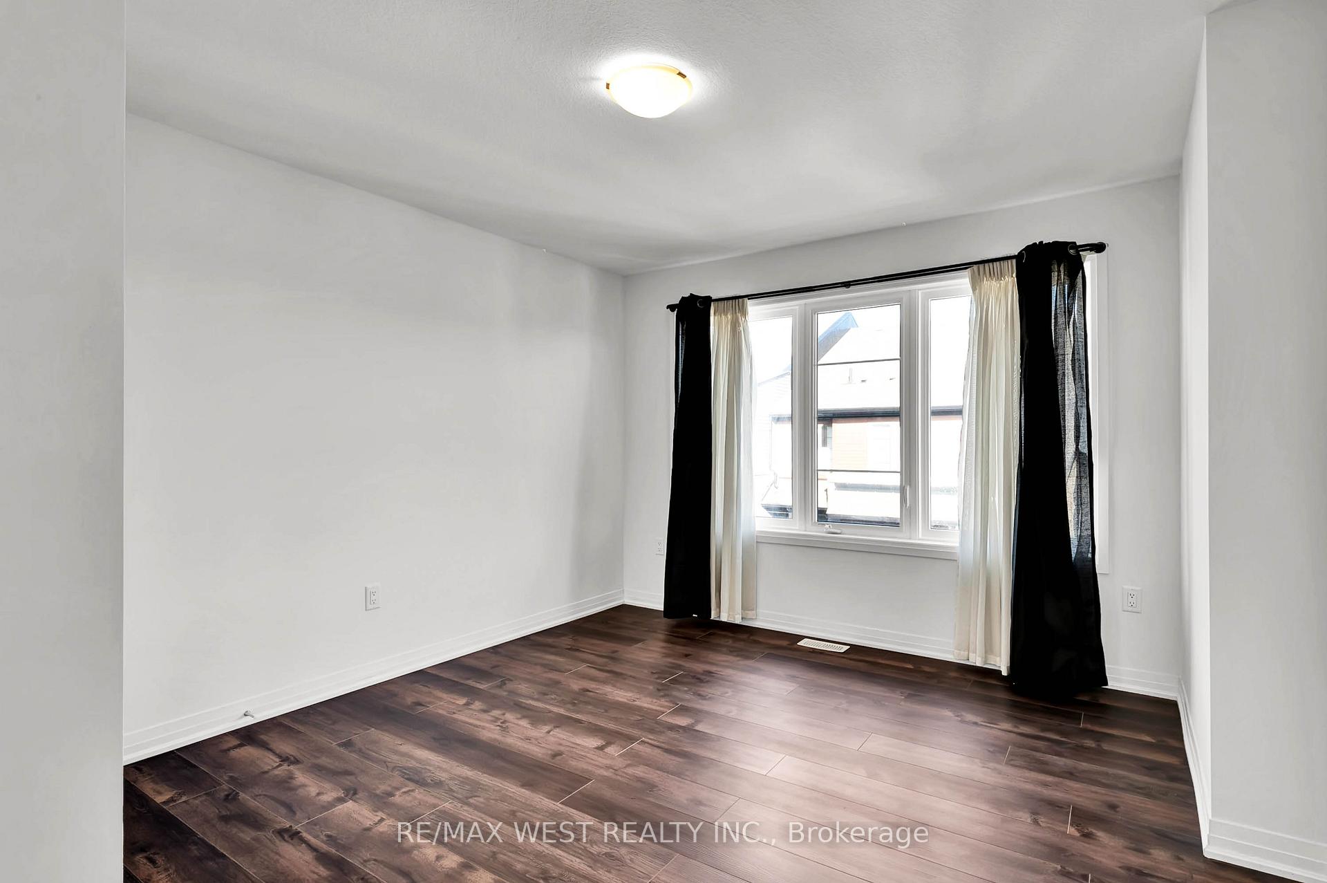 Photo 27 of Unit 104, 30 Time Square Boulevard, Hamilton, Stoney Creek — HOMEH