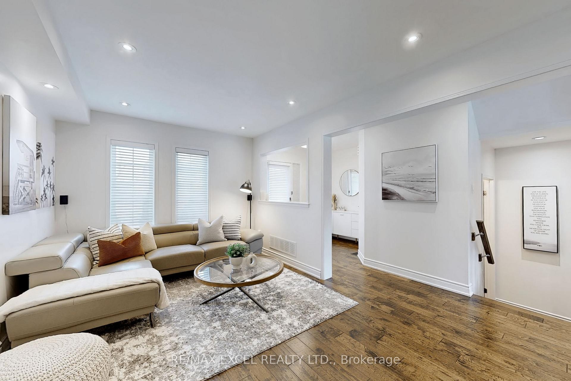 Photo 6 of 192 Gas Lamp Lane, Markham, Cornell — HOMEH