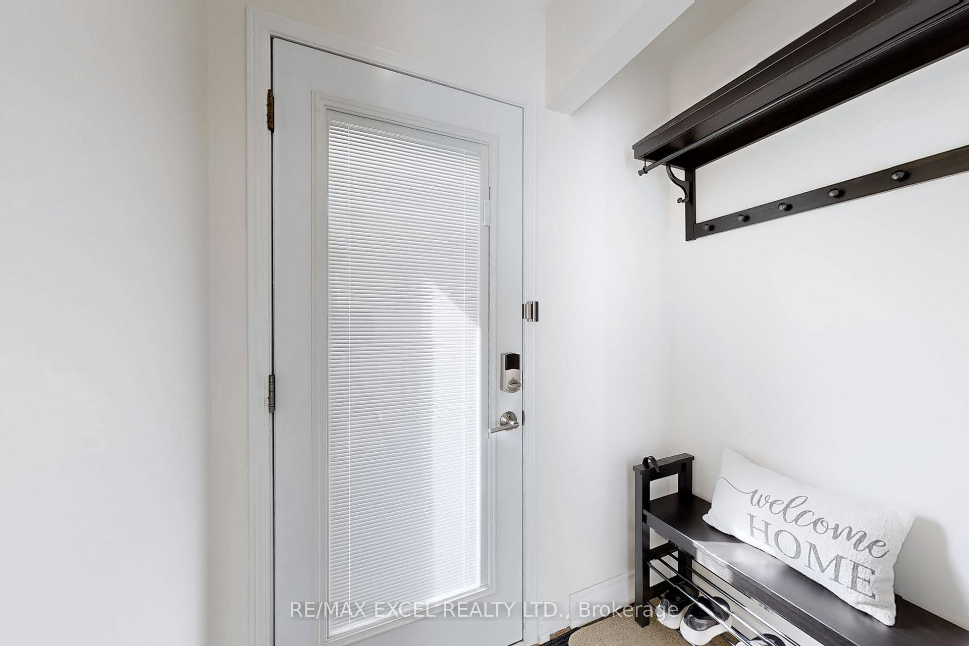 Photo 15 of 192 Gas Lamp Lane, Markham, Cornell — HOMEH
