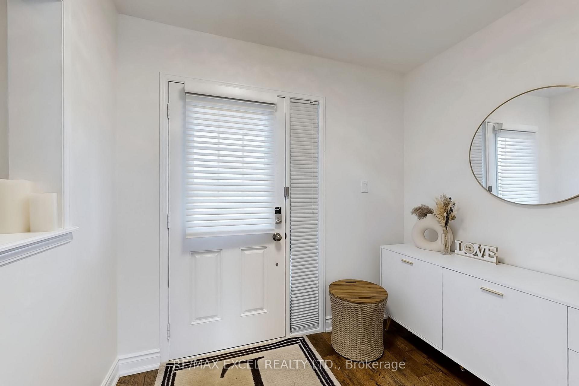 Photo 17 of 192 Gas Lamp Lane, Markham, Cornell — HOMEH