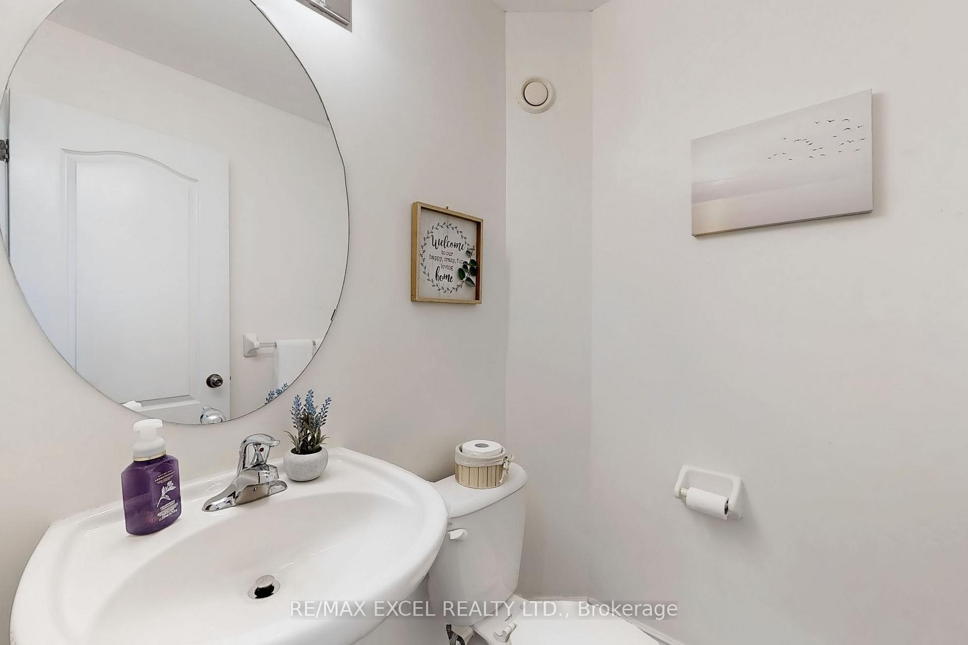 Photo 18 of 192 Gas Lamp Lane, Markham, Cornell — HOMEH