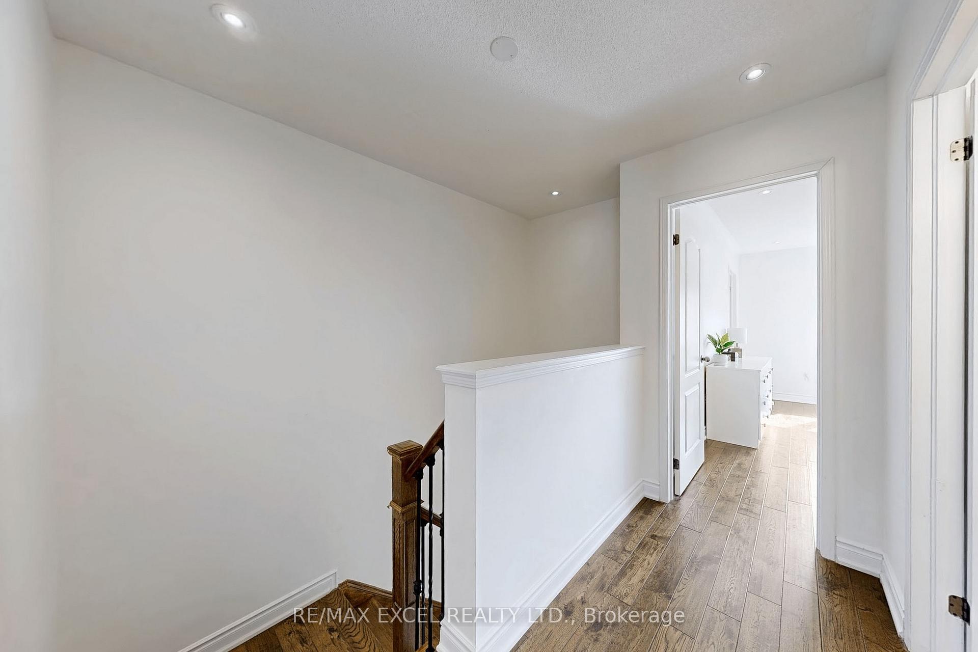 Photo 19 of 192 Gas Lamp Lane, Markham, Cornell — HOMEH