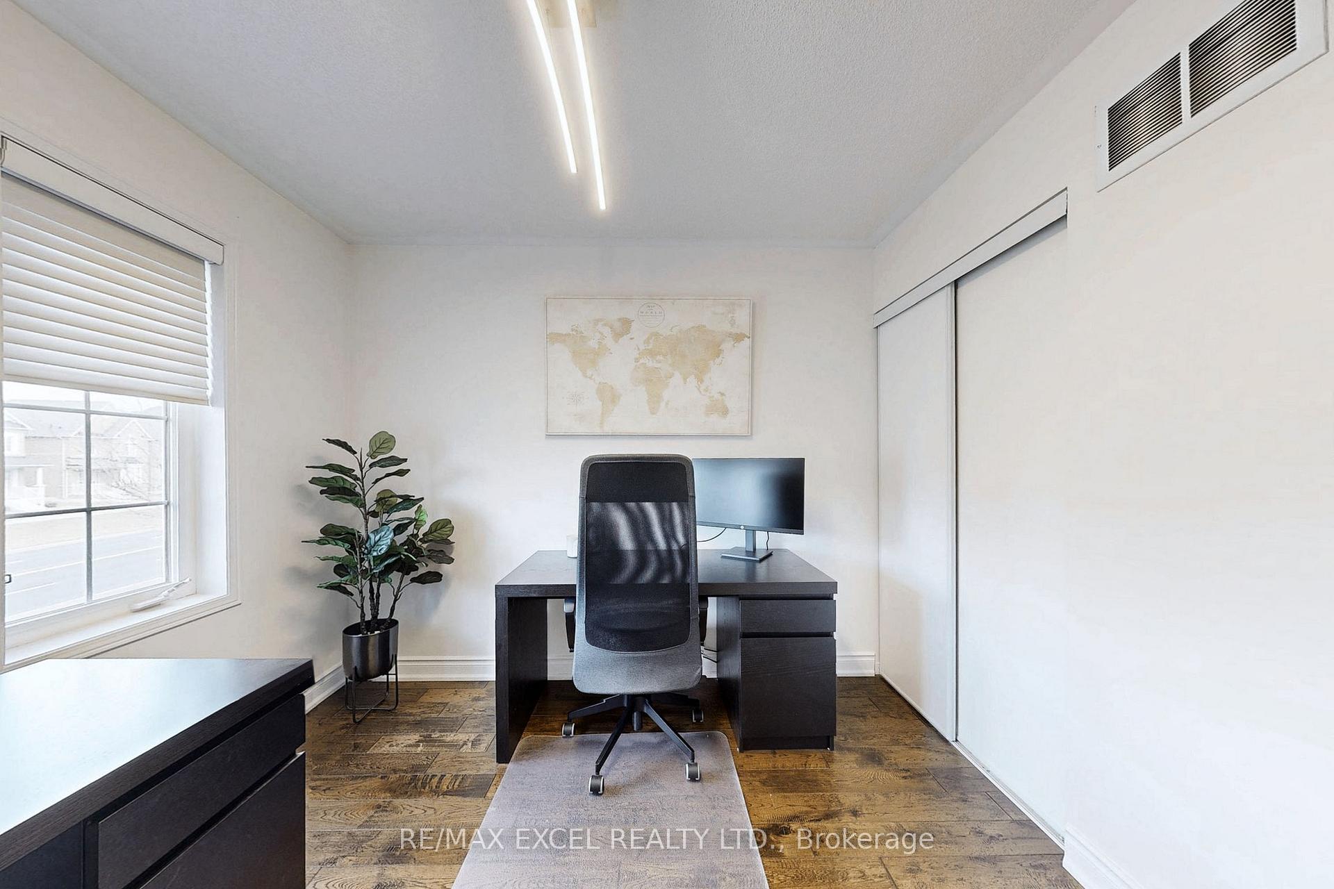 Photo 26 of 192 Gas Lamp Lane, Markham, Cornell — HOMEH