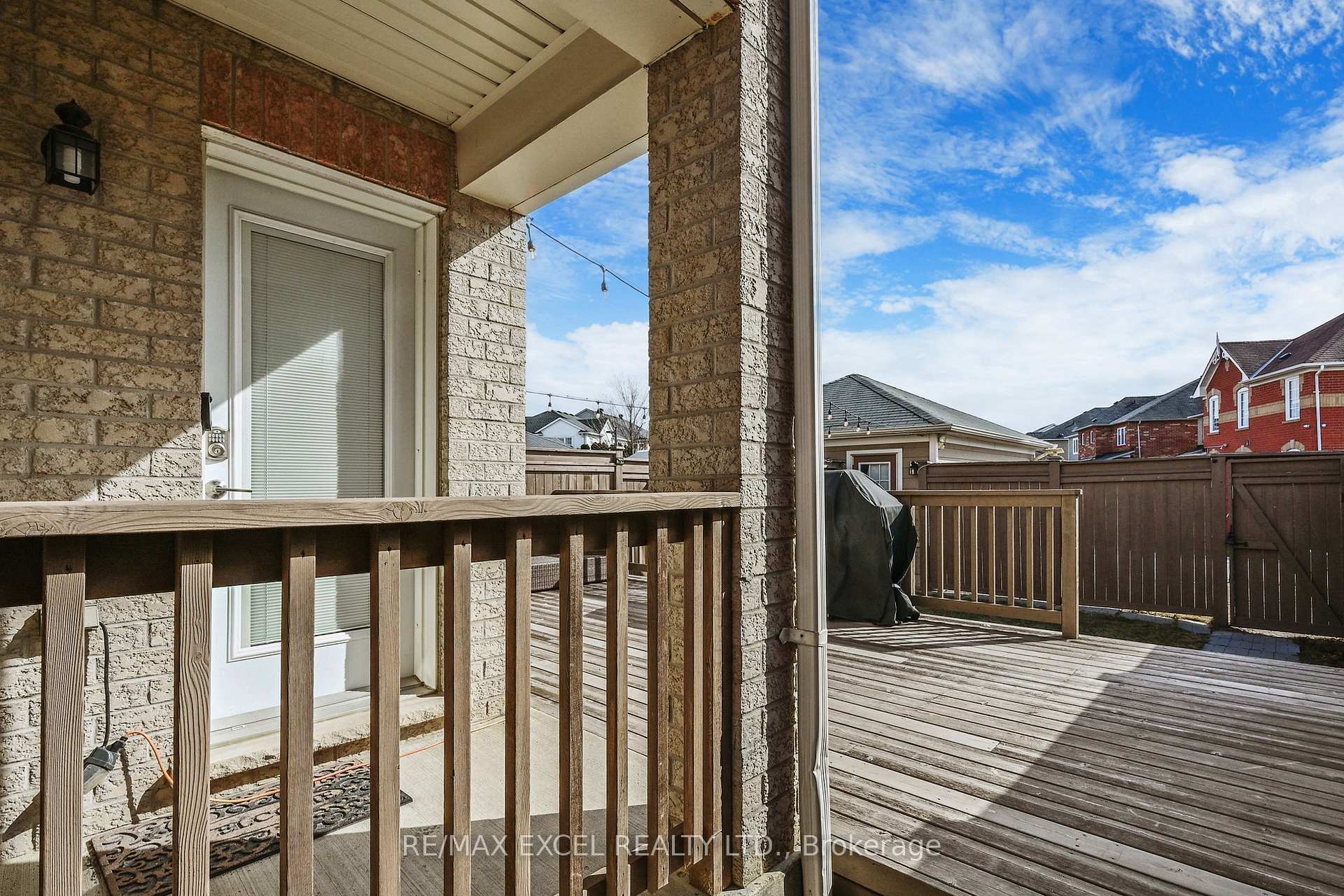 Photo 29 of 192 Gas Lamp Lane, Markham, Cornell — HOMEH