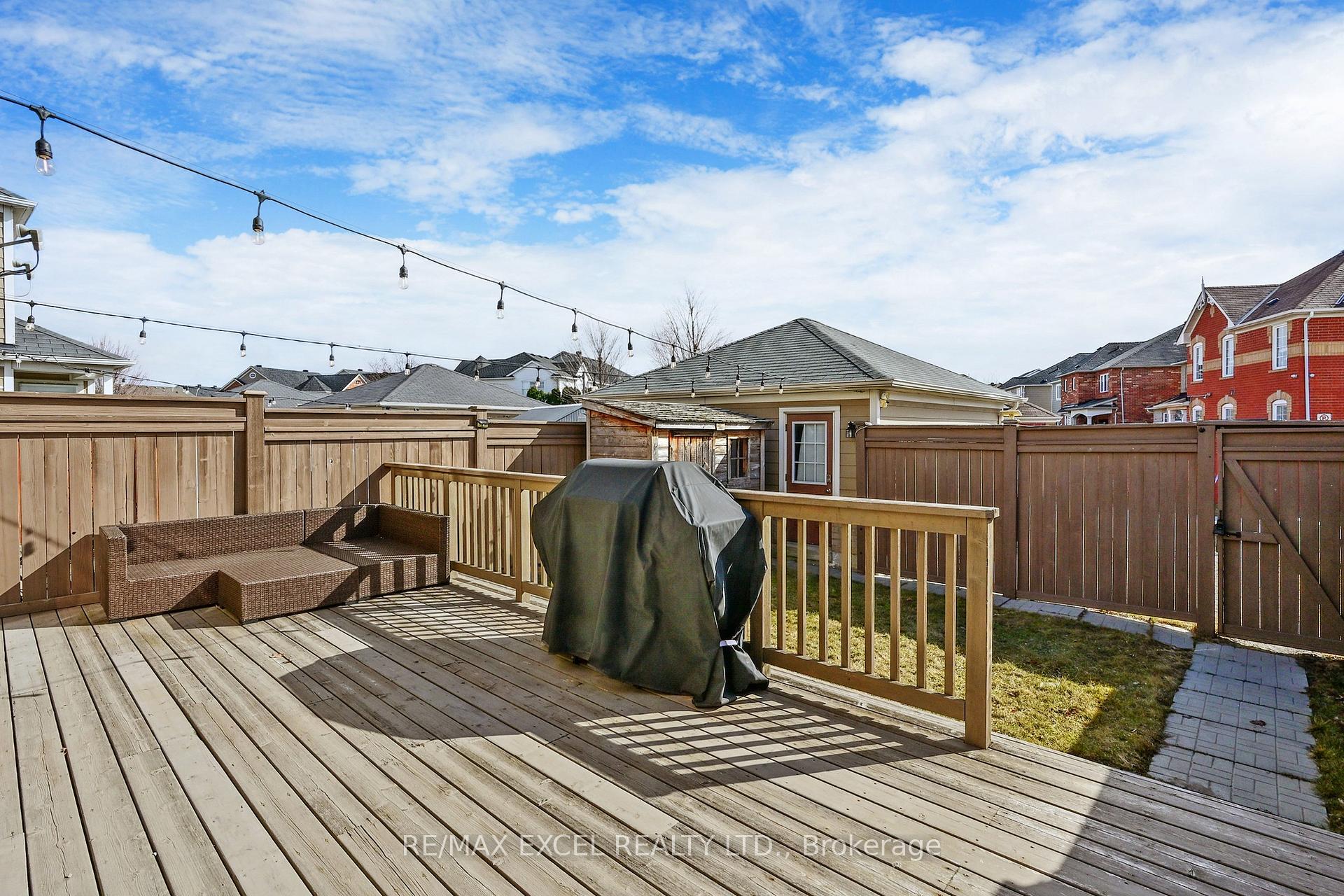 Photo 34 of 192 Gas Lamp Lane, Markham, Cornell — HOMEH