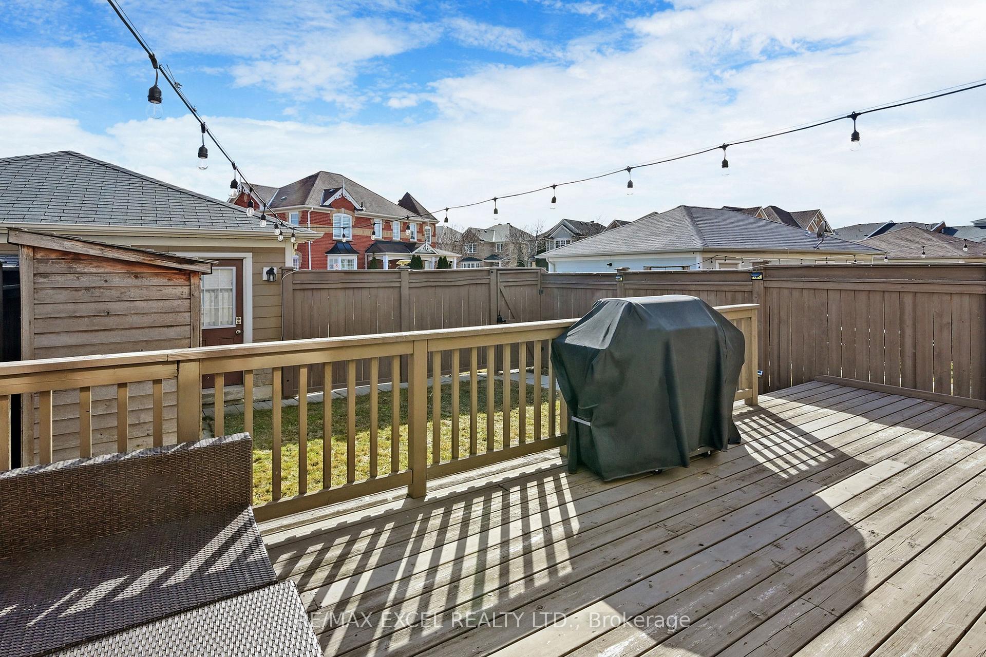 Photo 35 of 192 Gas Lamp Lane, Markham, Cornell — HOMEH