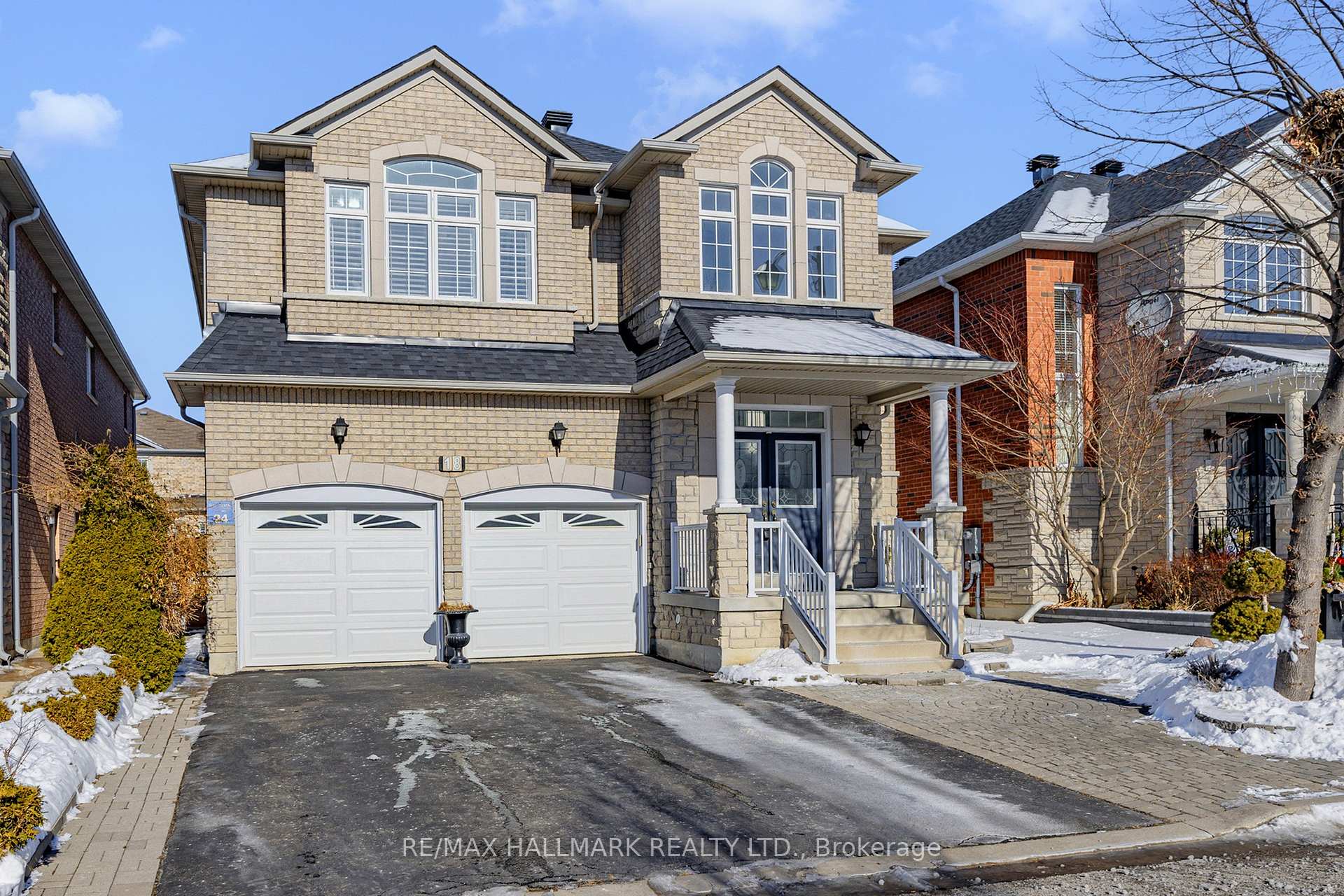 Photo 3 of 18 Coakwell Drive, Markham, Box Grove — HOMEH