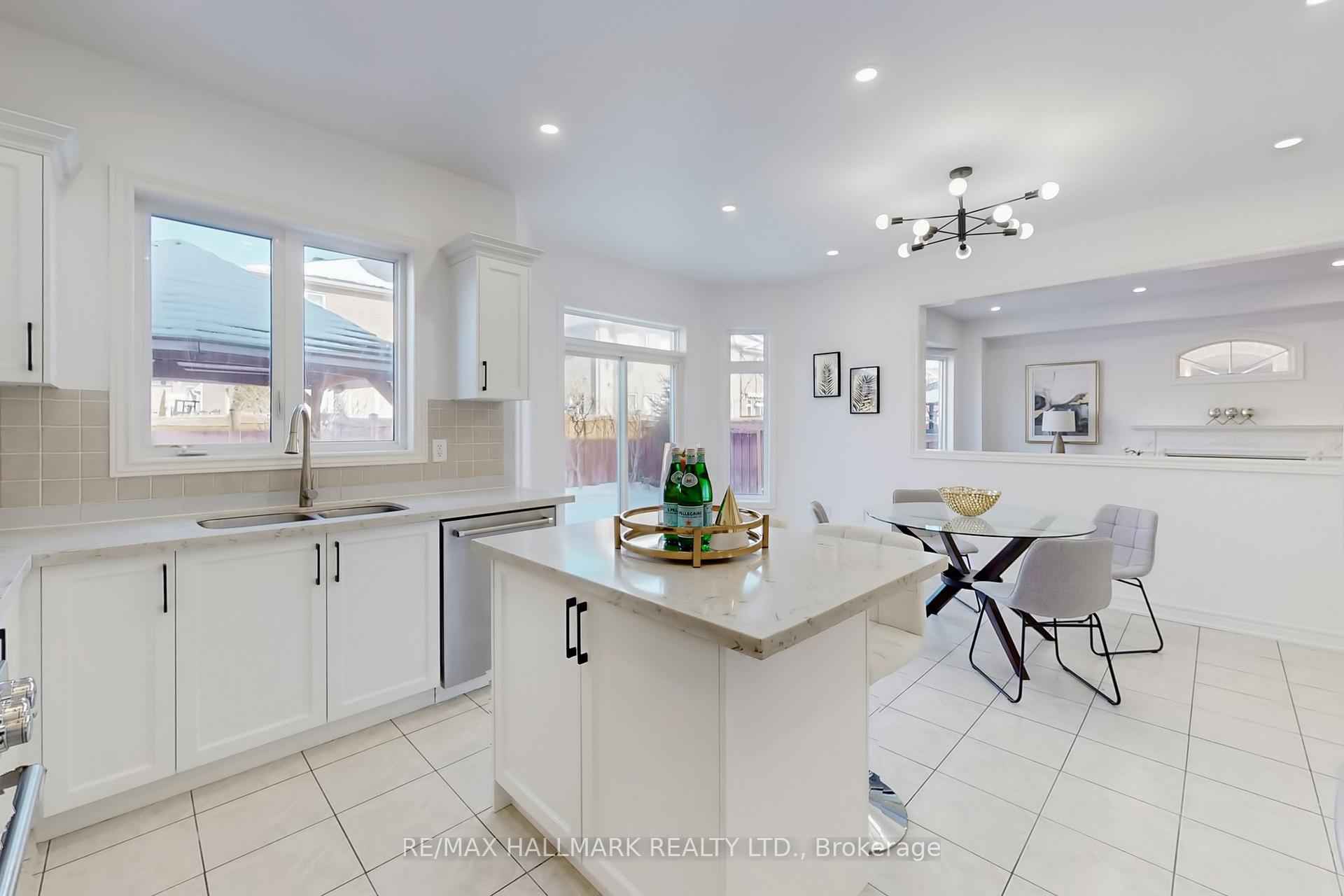 Photo 19 of 18 Coakwell Drive, Markham, Box Grove — HOMEH