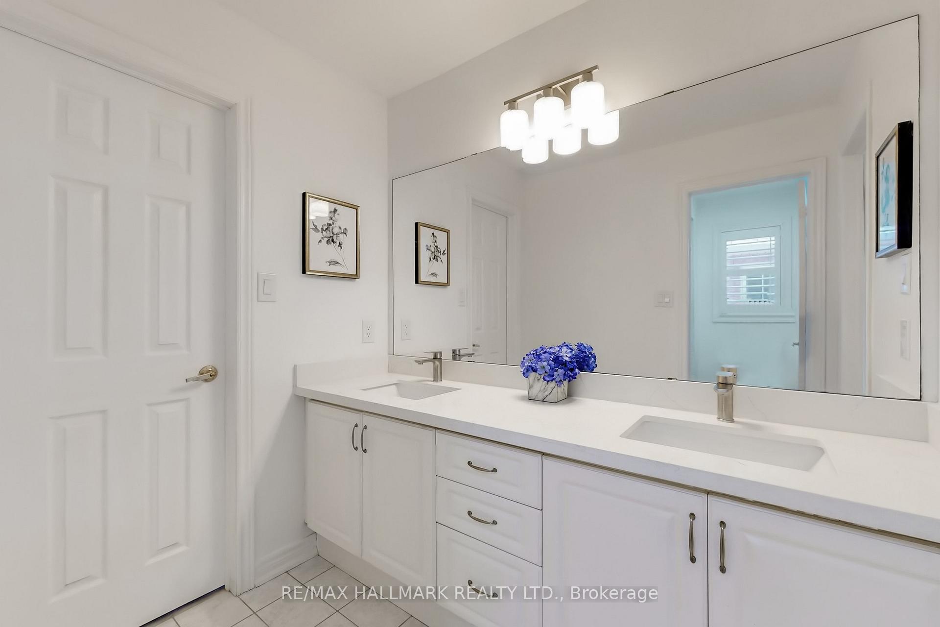 Photo 31 of 18 Coakwell Drive, Markham, Box Grove — HOMEH