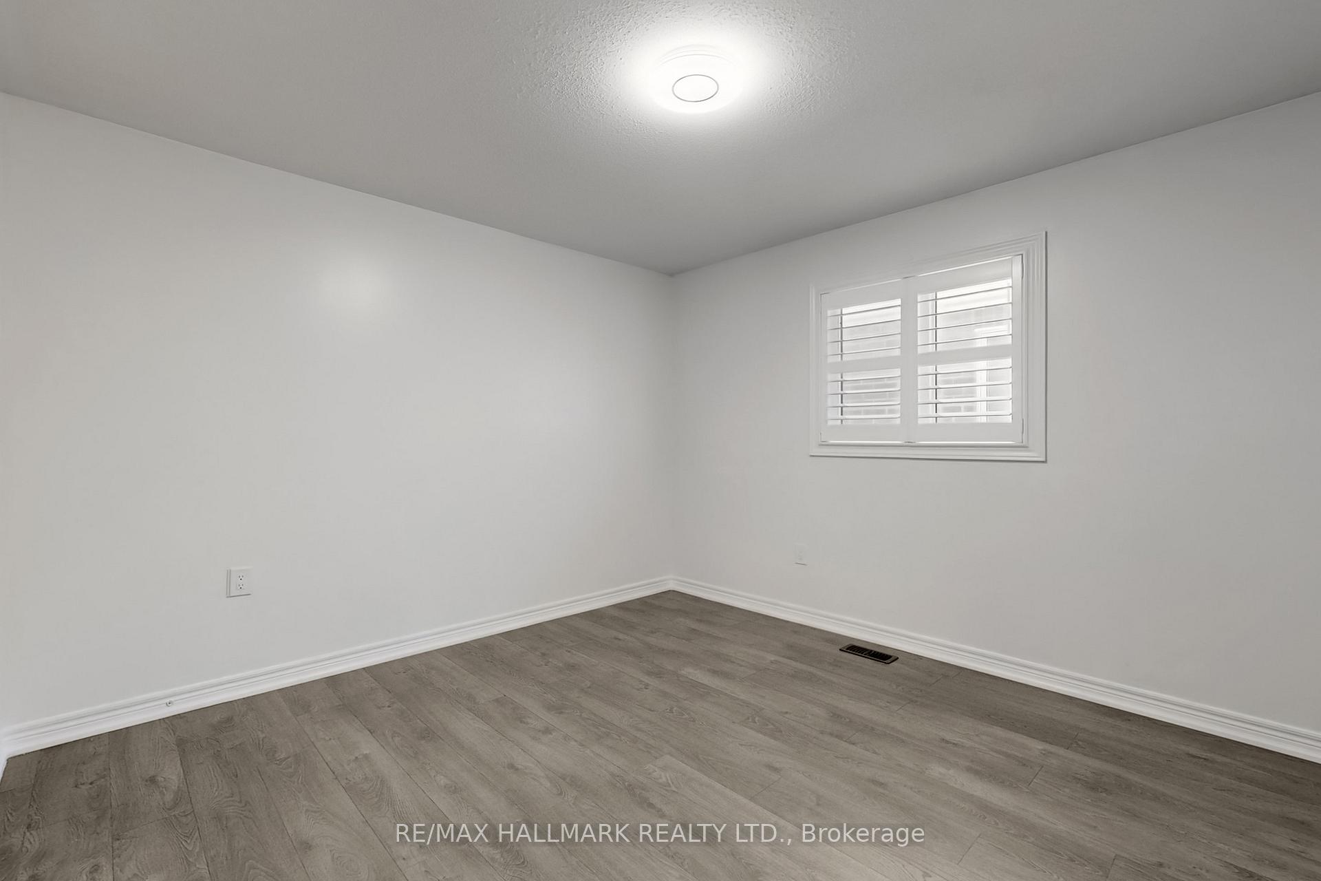 Photo 32 of 18 Coakwell Drive, Markham, Box Grove — HOMEH