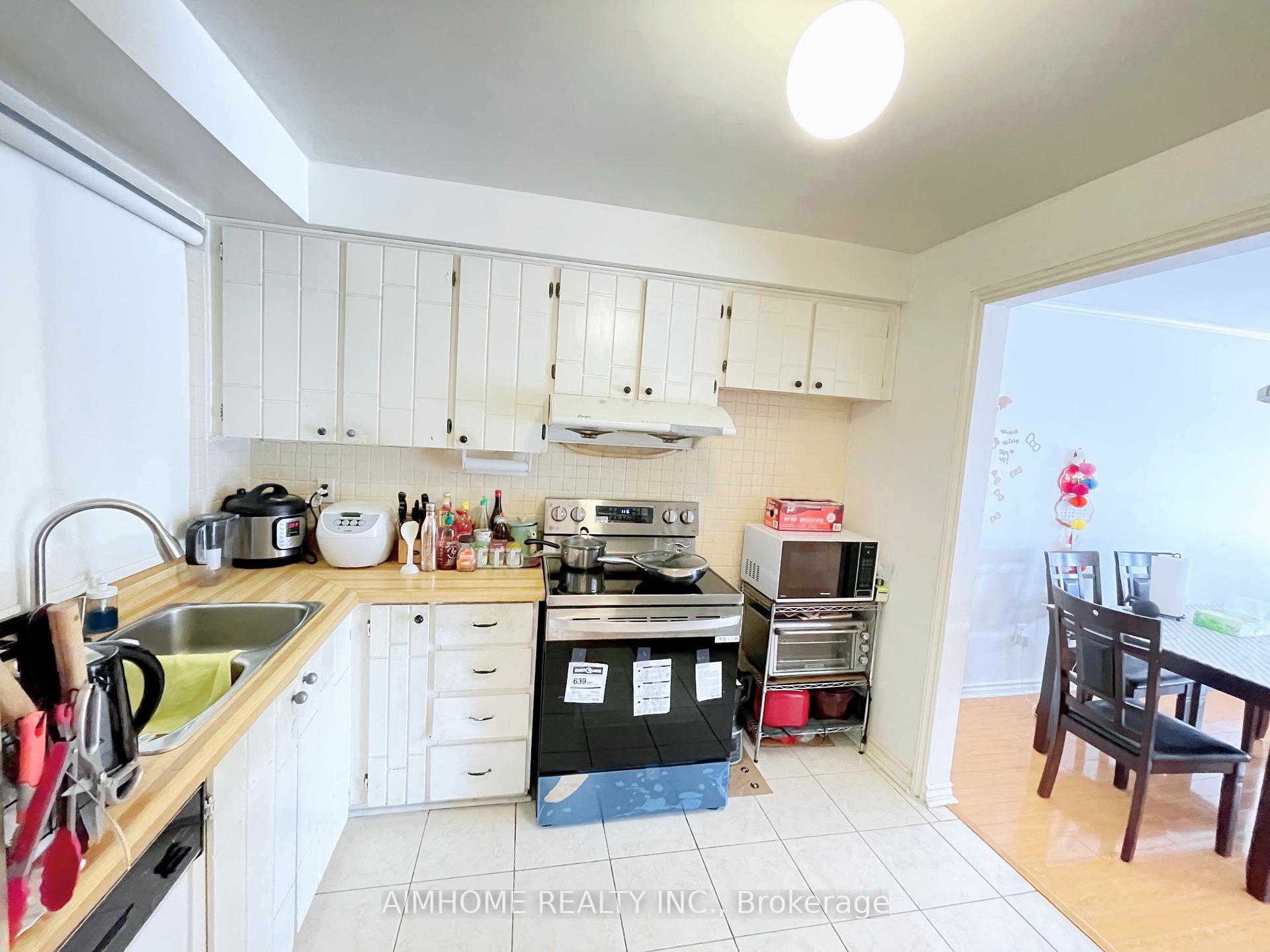 Photo 6 of 16 Upton Crescent, Markham, Milliken Mills West — HOMEH