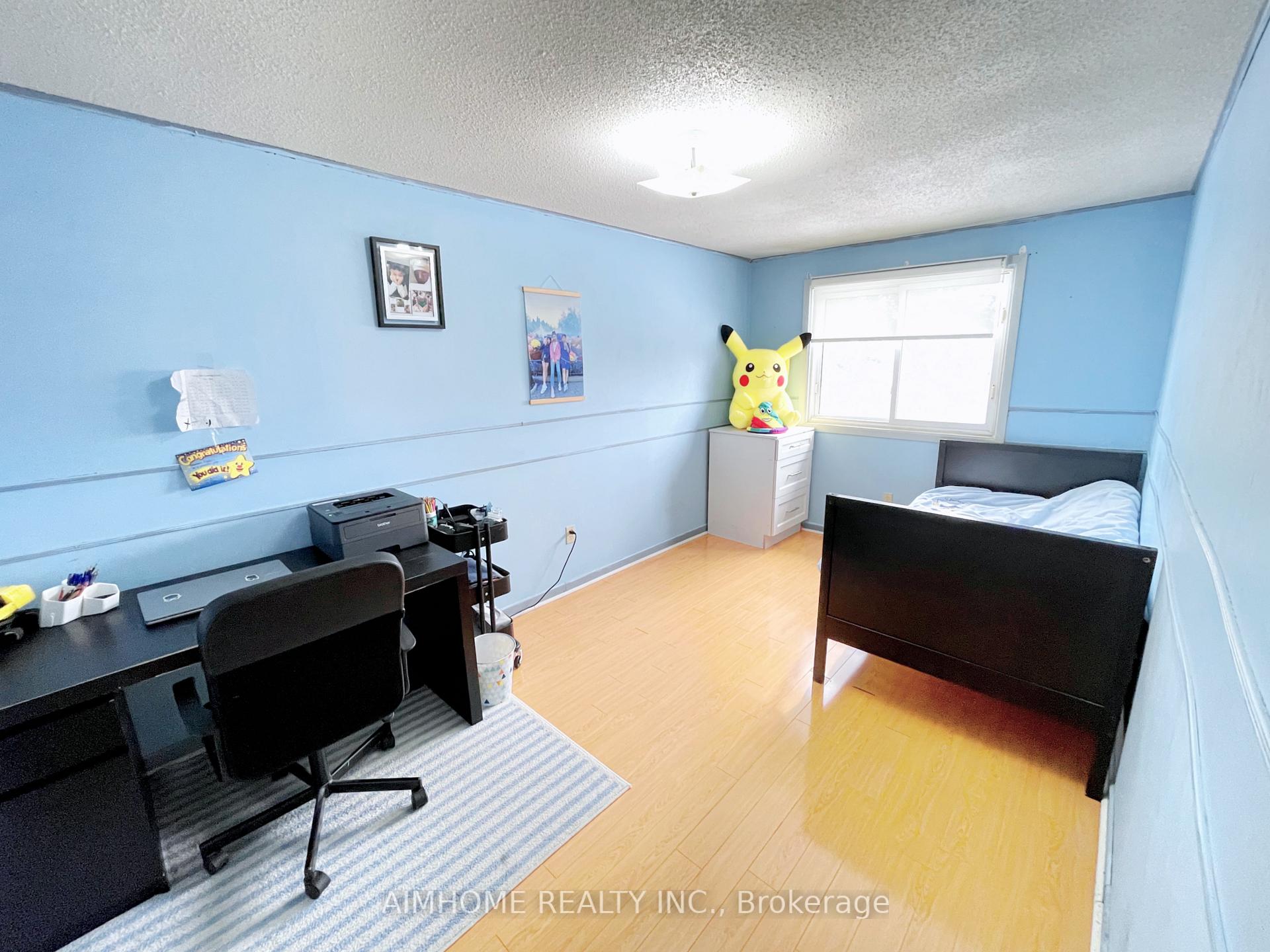Photo 9 of 16 Upton Crescent, Markham, Milliken Mills West — HOMEH