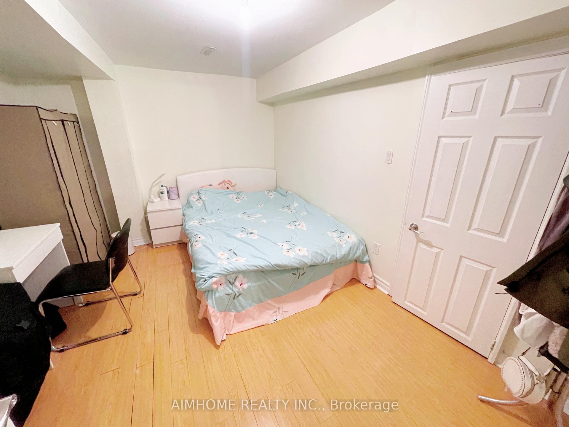 Photo 14 of 16 Upton Crescent, Markham, Milliken Mills West — HOMEH