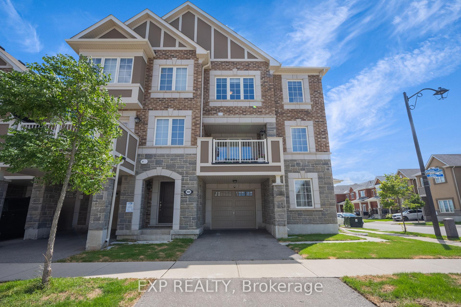 Photo 3 of 978 Alder Gate, Milton, Cobban — HOMEH